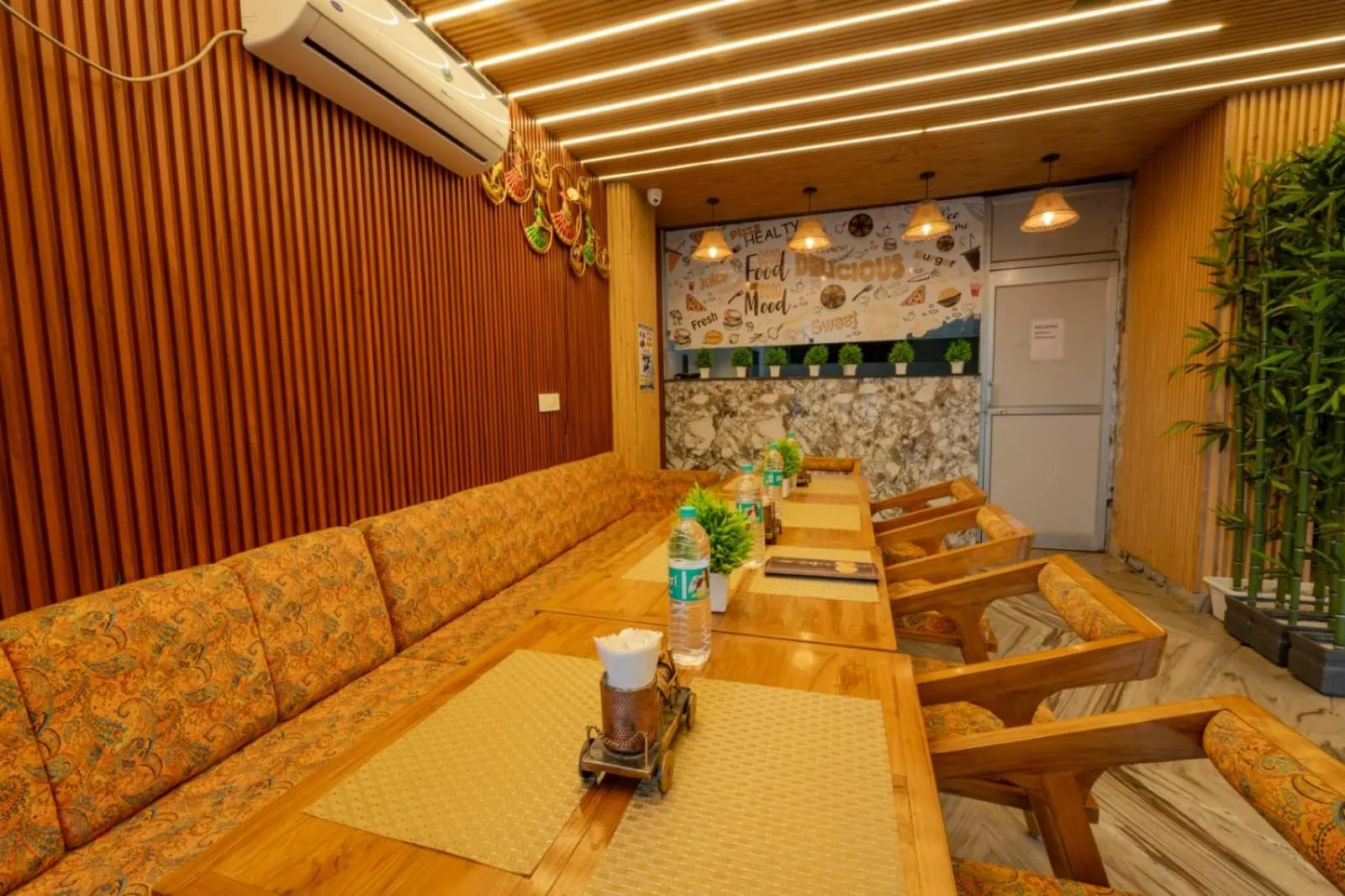 Restaurant/places to eat in Hotel Relax Inn Ganga Rishikesh