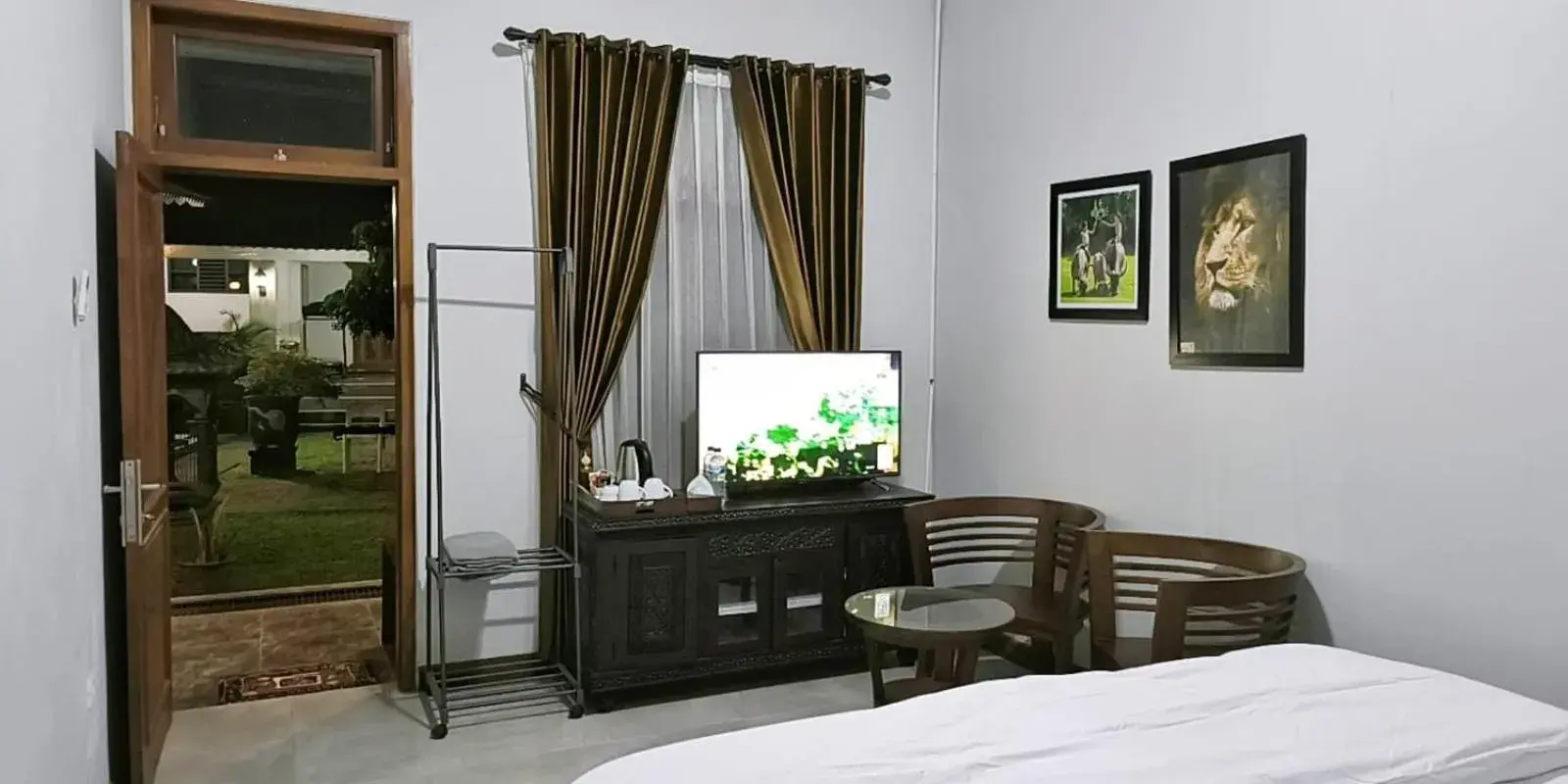 Bed in Omah Keniten Prambanan Bed in Omah Keniten Prambanan