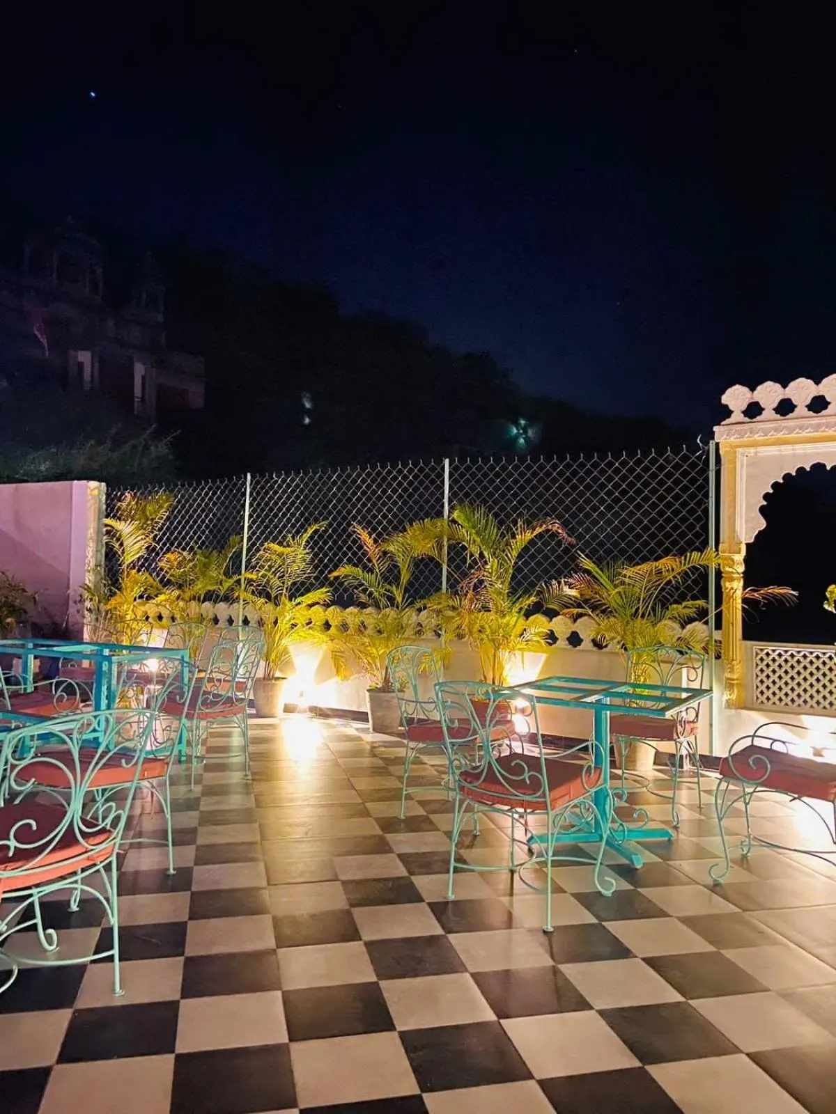 View lake village boutique