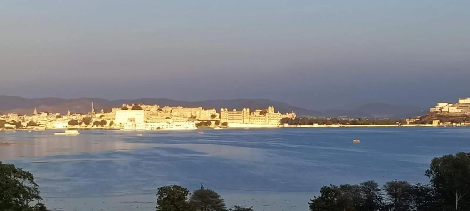 View lake village boutique