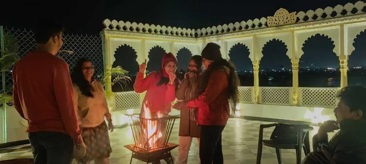 View lake village boutique