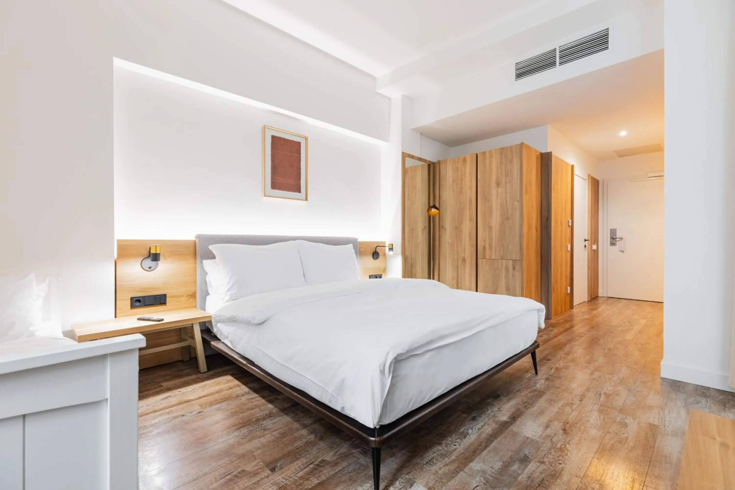 Bed in FortyPlusOne Hotel Vienna