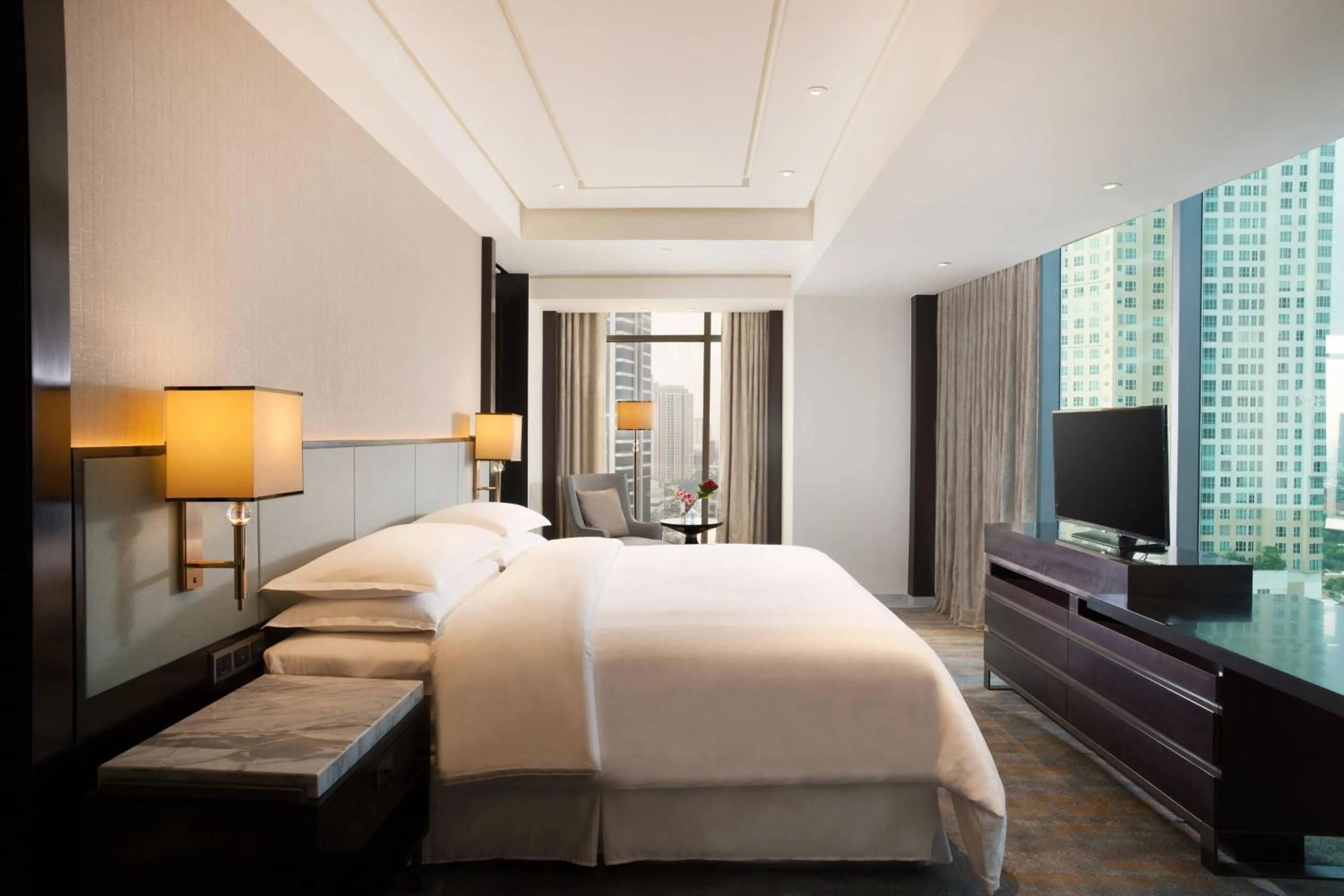 Bedroom, Bed in Sheraton Grand Jakarta Gandaria City Hotel