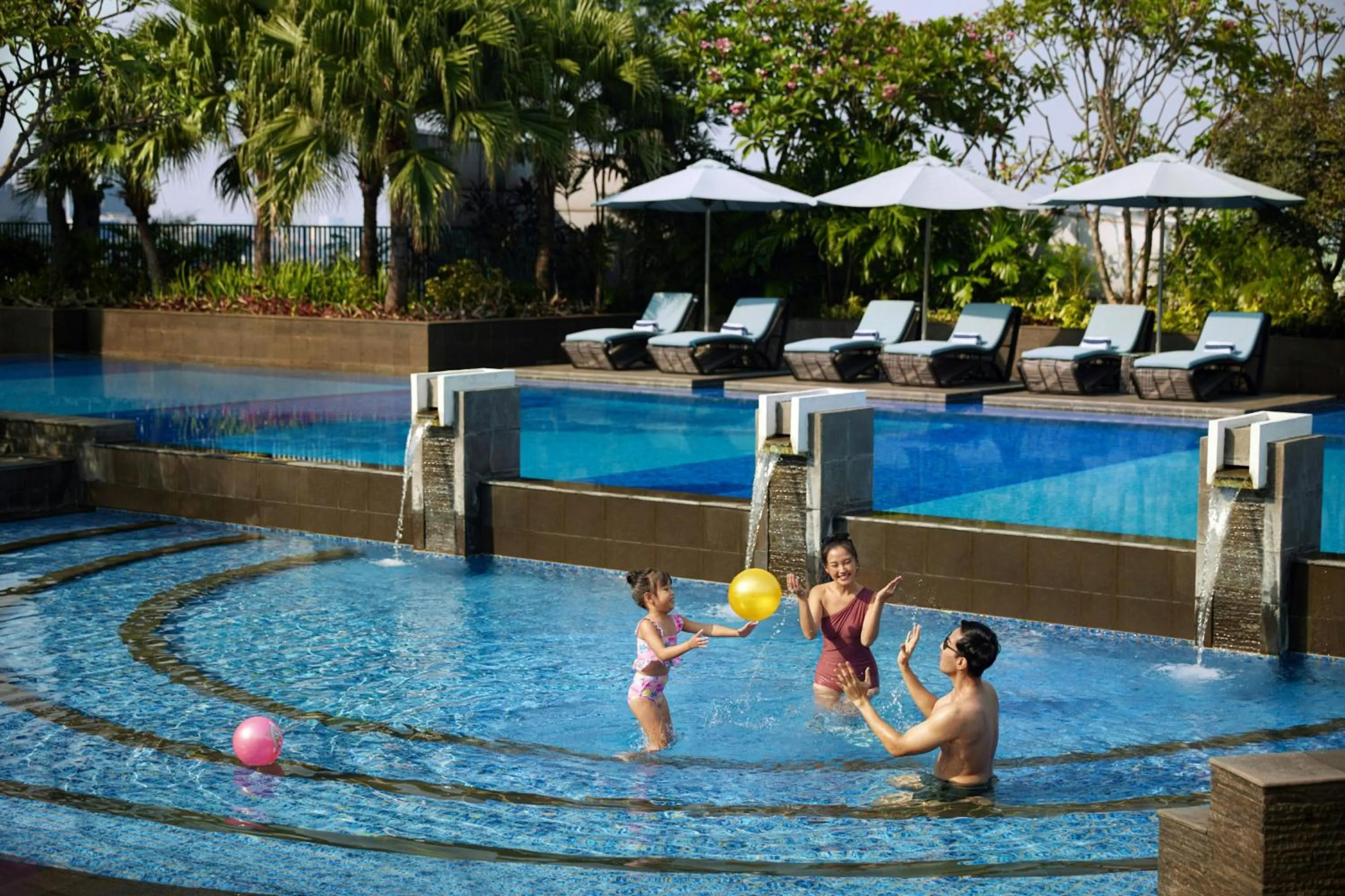 Swimming pool in Sheraton Grand Jakarta Gandaria City Hotel