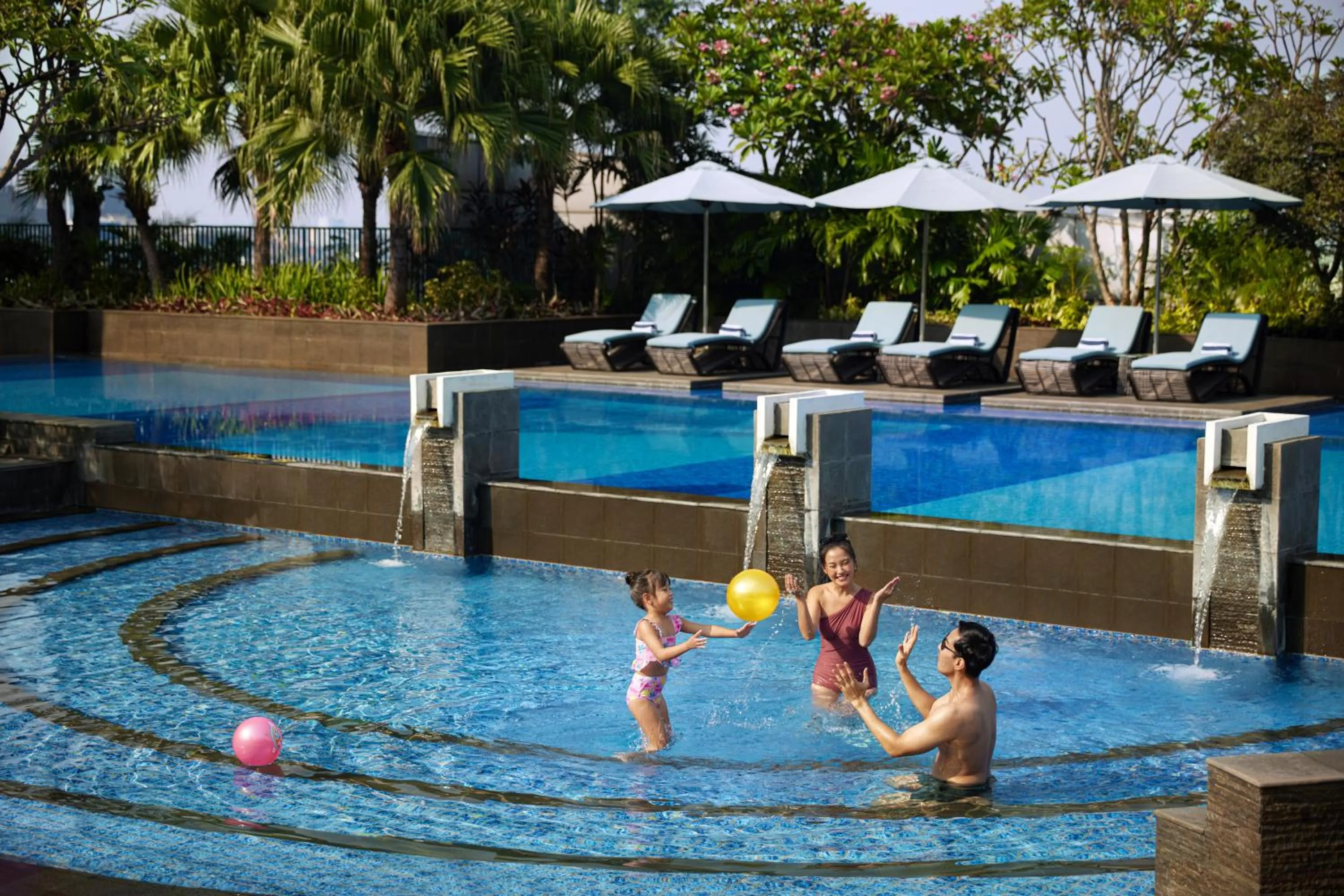 Swimming pool in Sheraton Grand Jakarta Gandaria City Hotel
