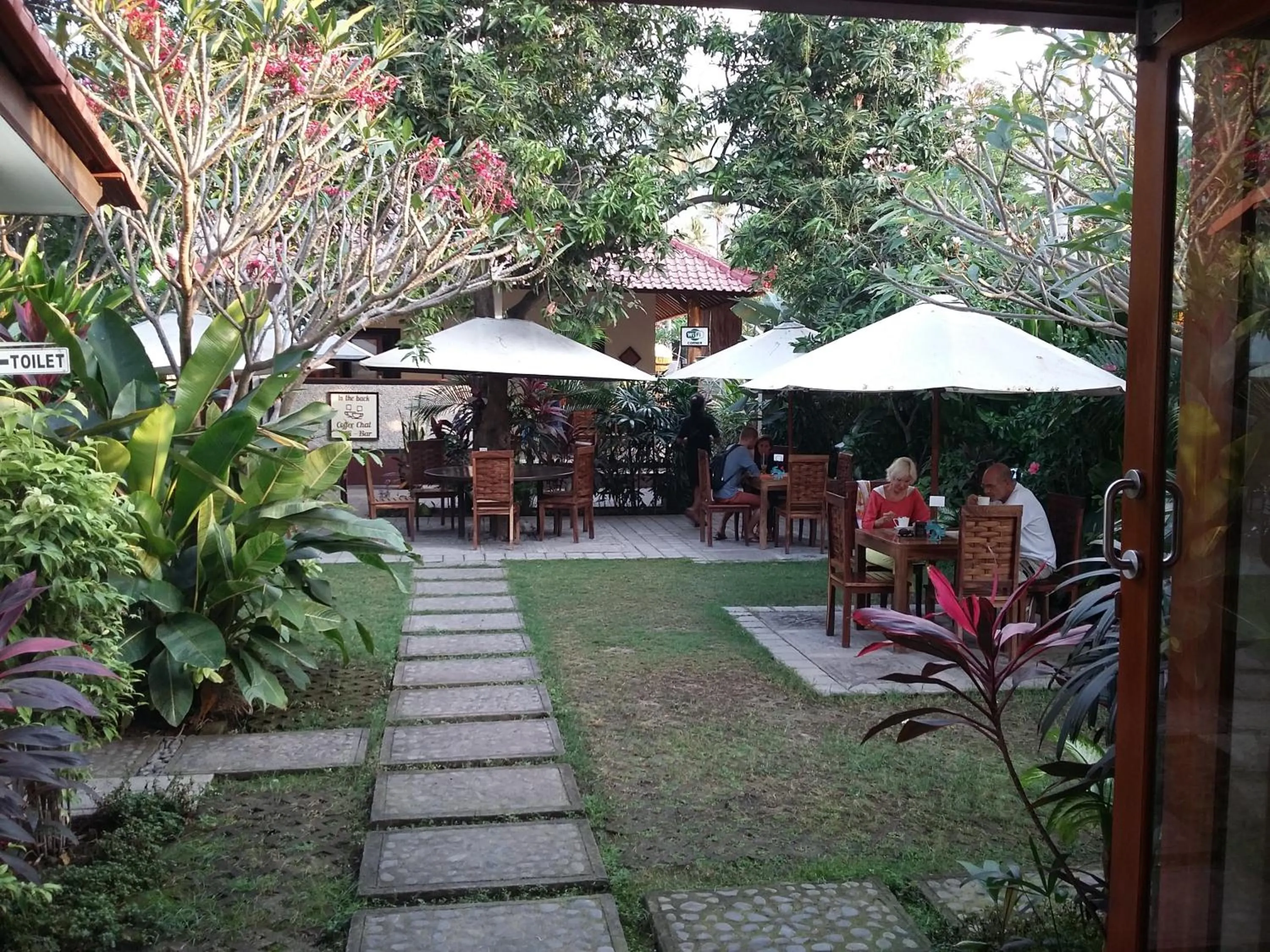 Coffee/tea facilities in Puri Batu Inn