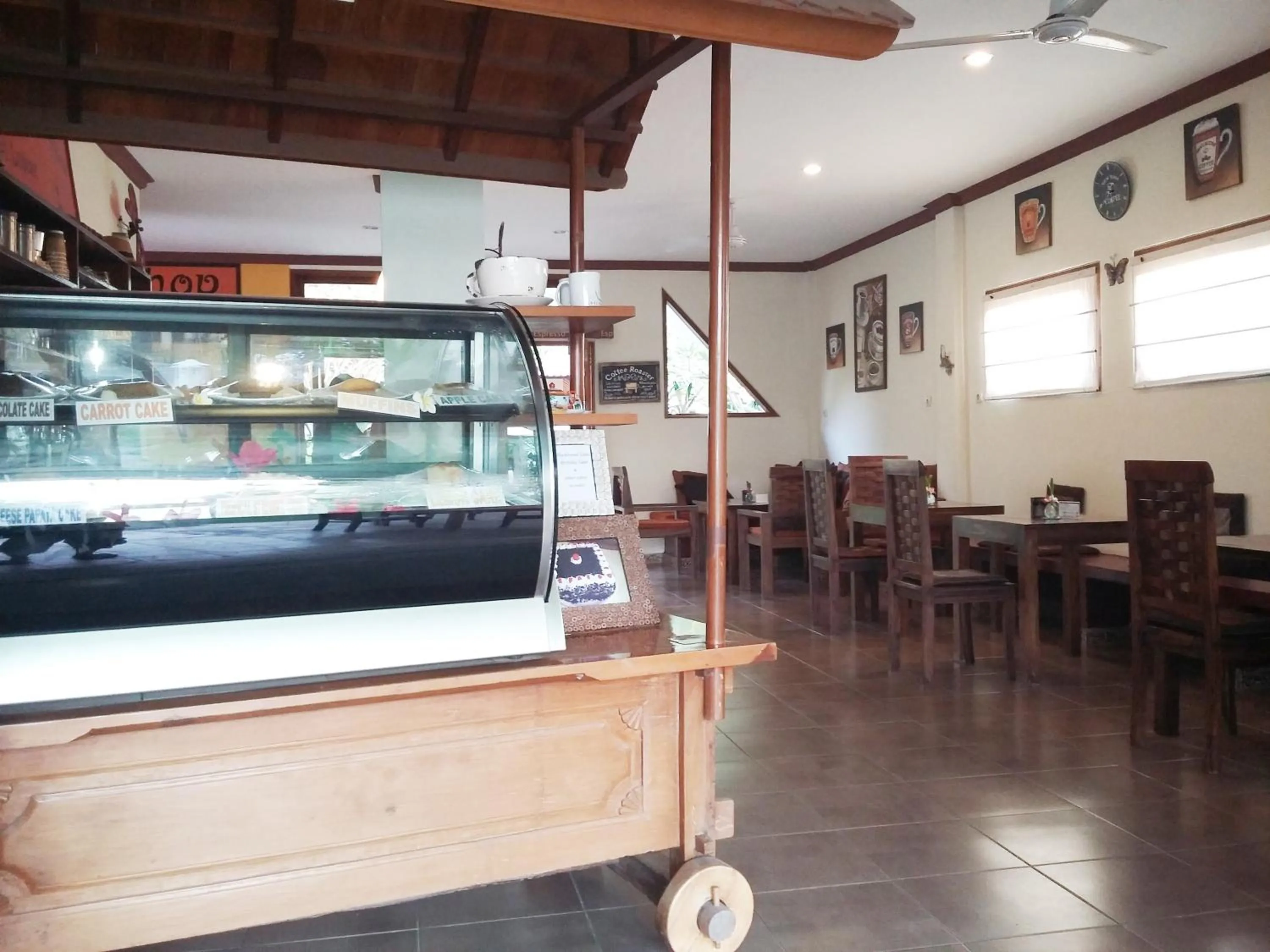 Coffee/tea facilities in Puri Batu Inn