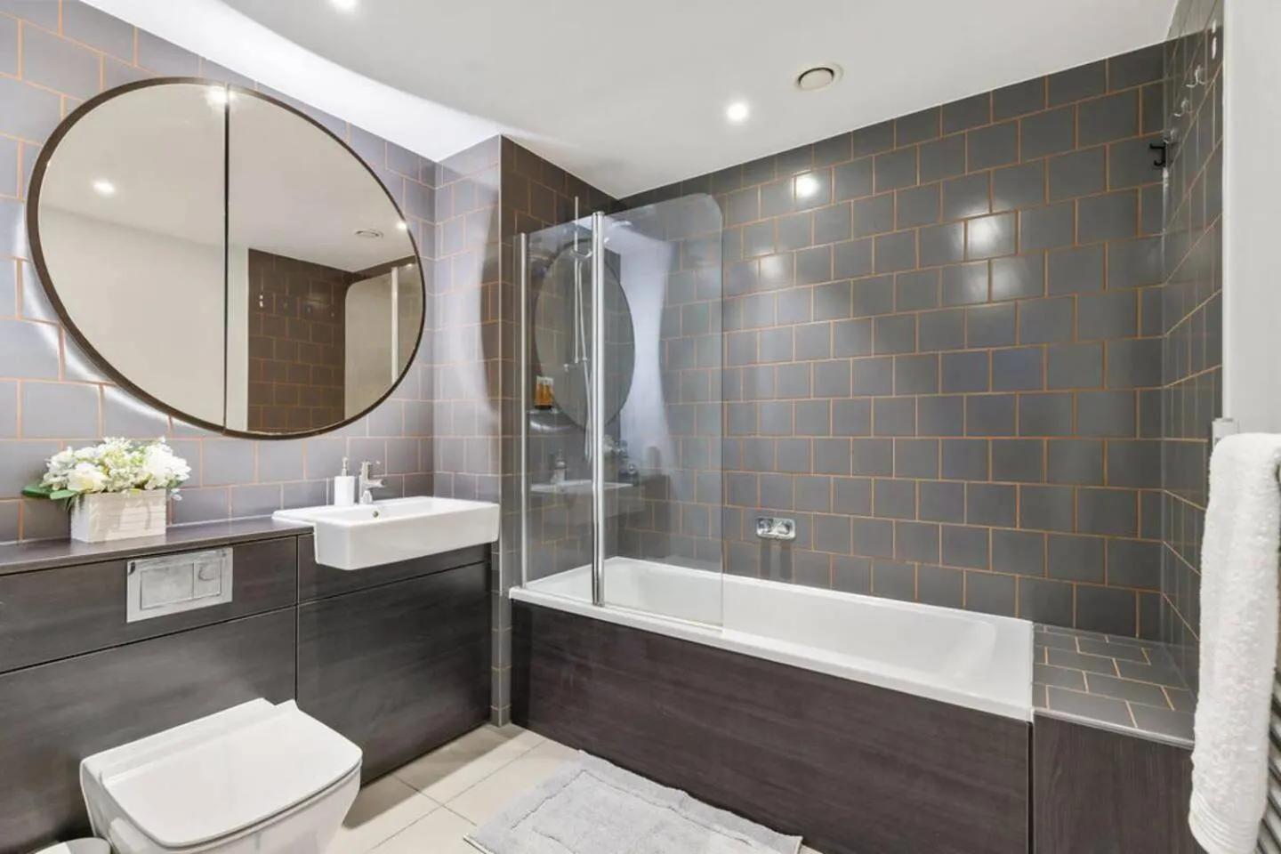 London Gateway Apartment