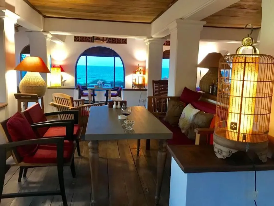 Restaurant/places to eat in Villa Louise Hue Beach Boutique Hotel