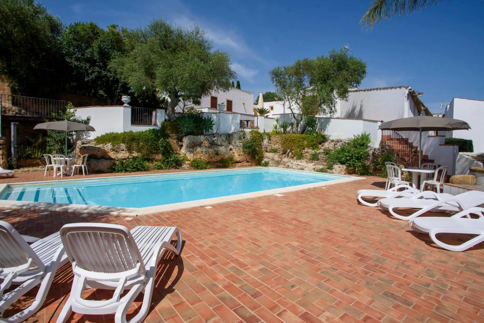 Pool view in Case Di Latomie