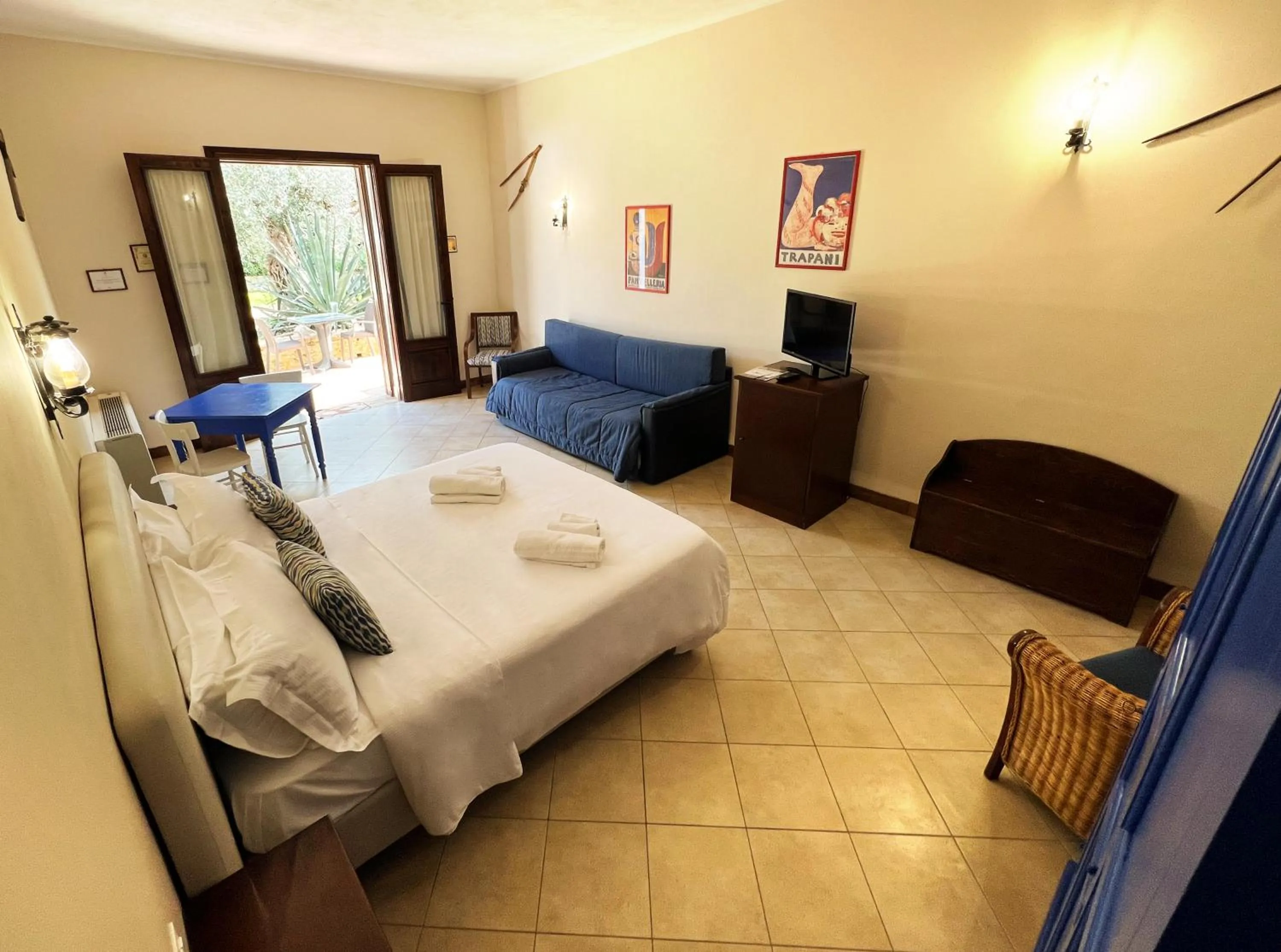 Bedroom, Bed in Case Di Latomie