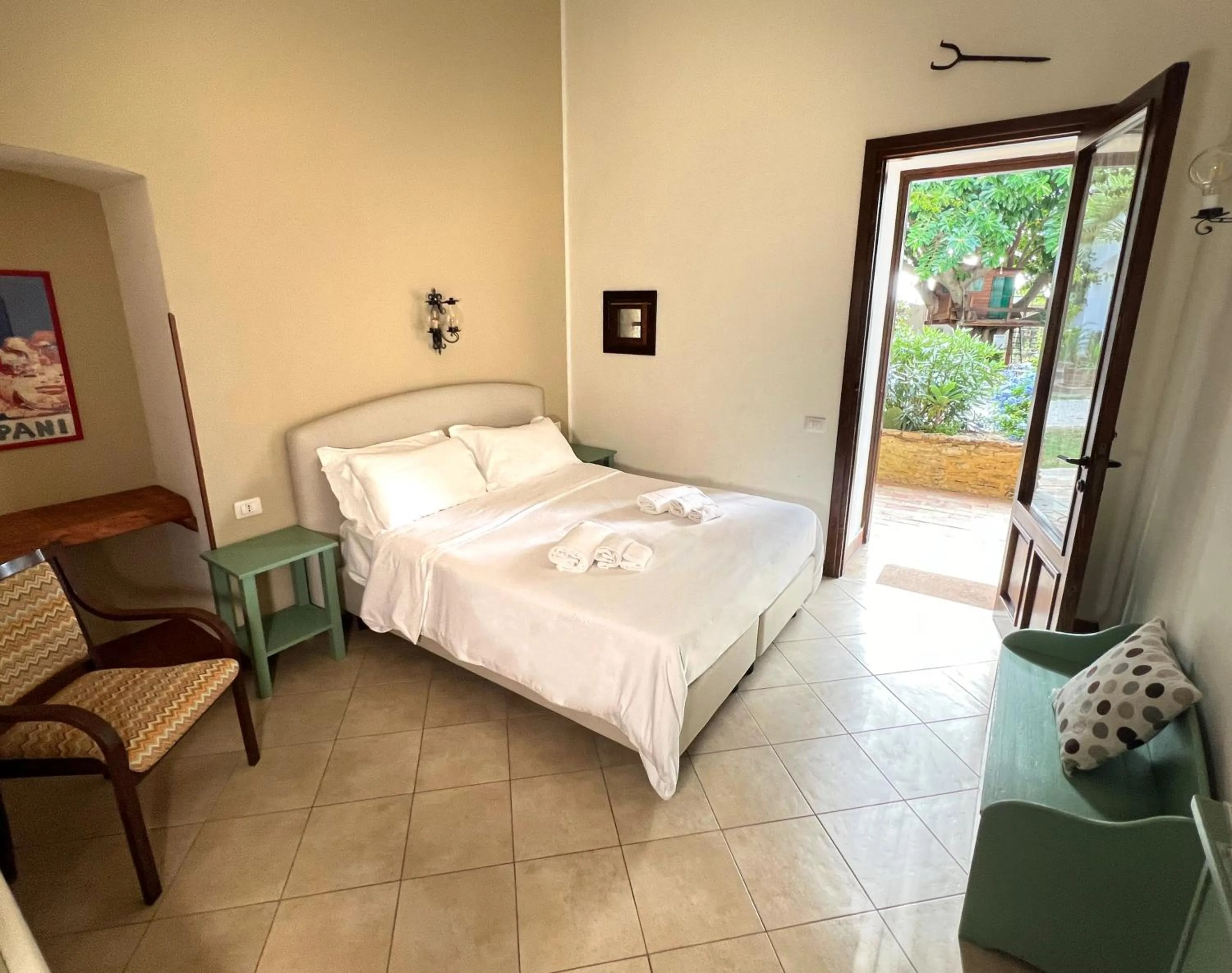 Bedroom, Bed in Case Di Latomie