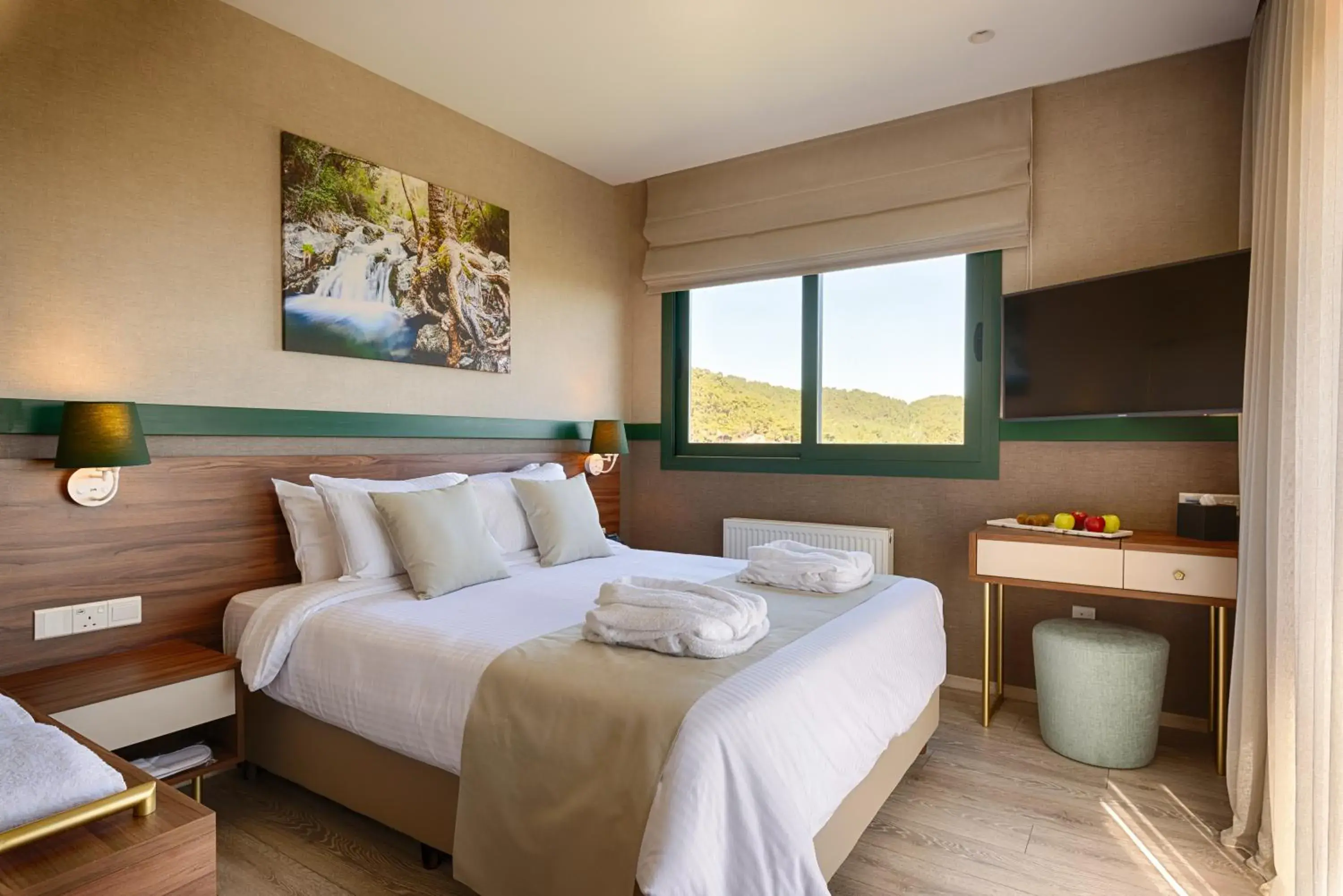 Queen One-Bedroom Suite in Petit Palais Platres Boutique Hotel Queen One-Bedroom Suite in Petit Palais Platres Boutique Hotel