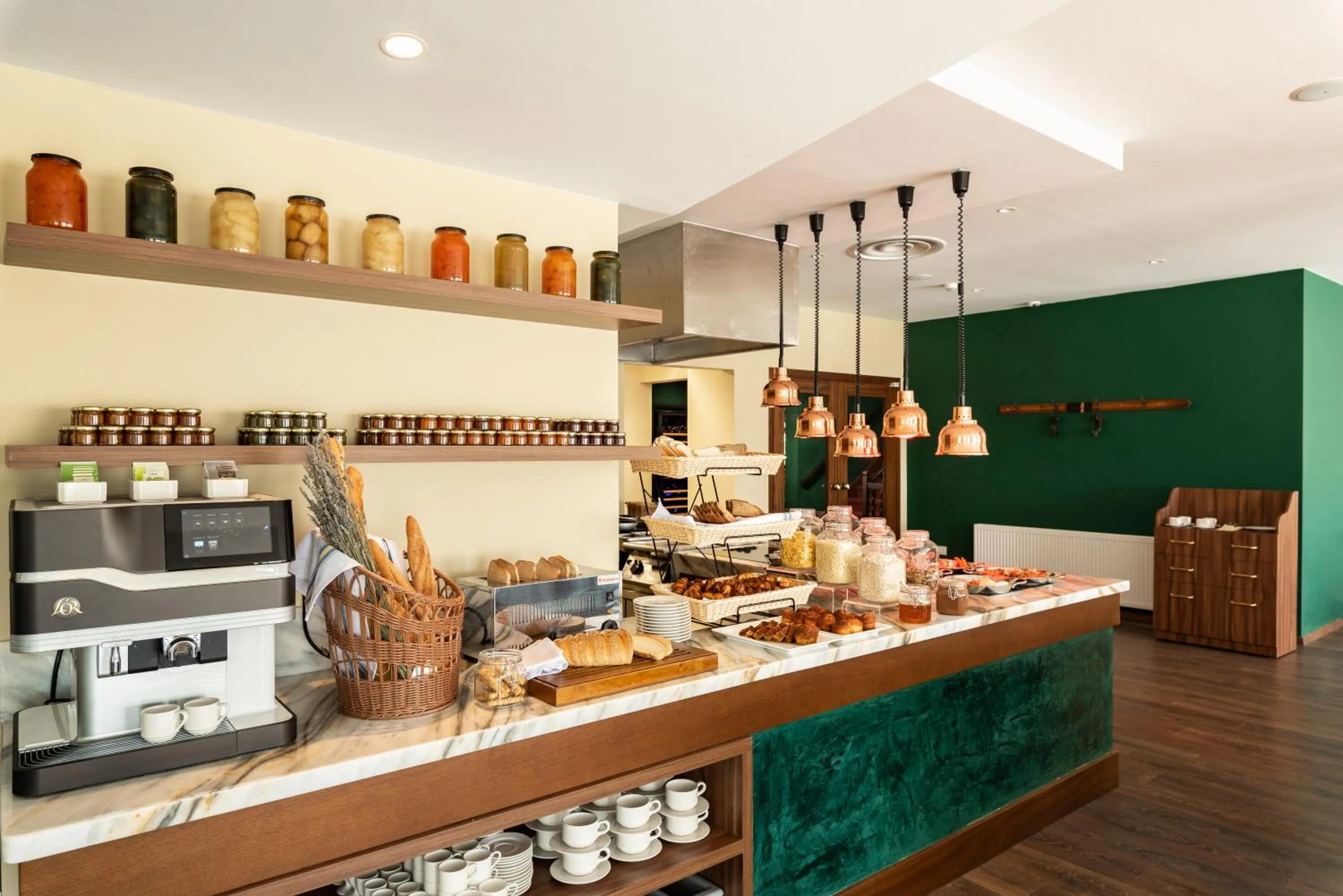 Restaurant/places to eat in Petit Palais Platres Boutique Hotel