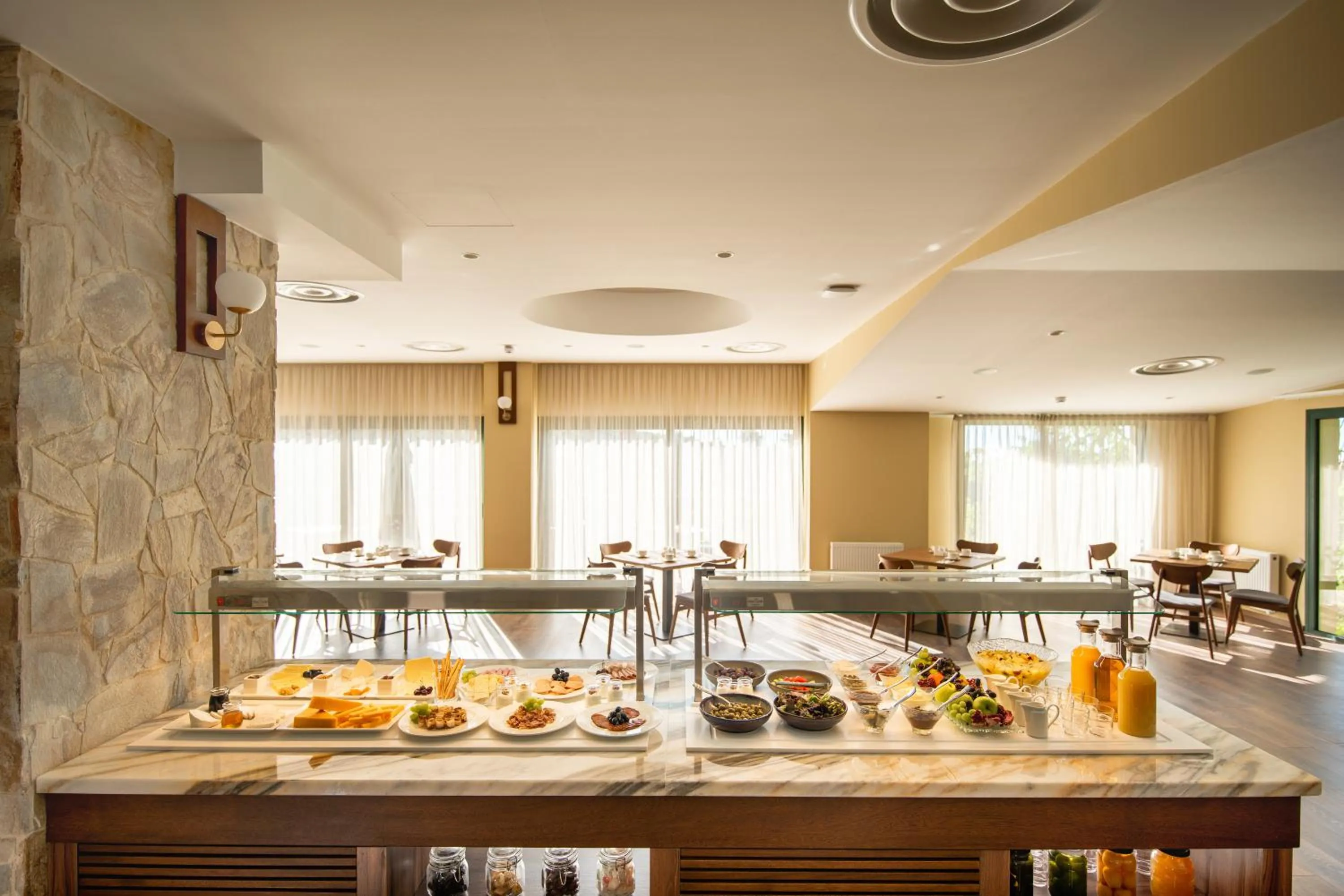 Restaurant/places to eat in Petit Palais Platres Boutique Hotel