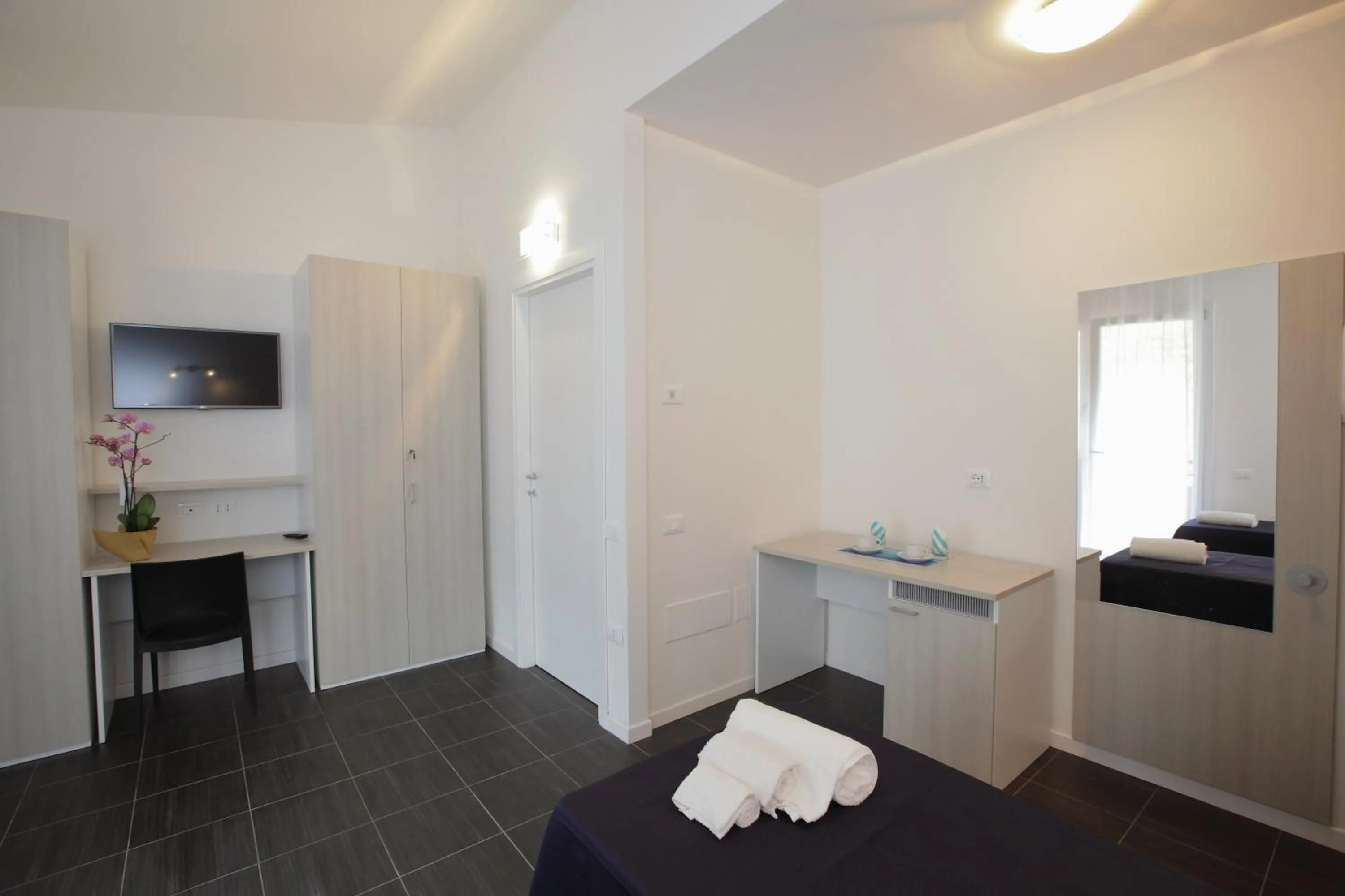 Photo of the whole room, Bed in Residence Città Ideale