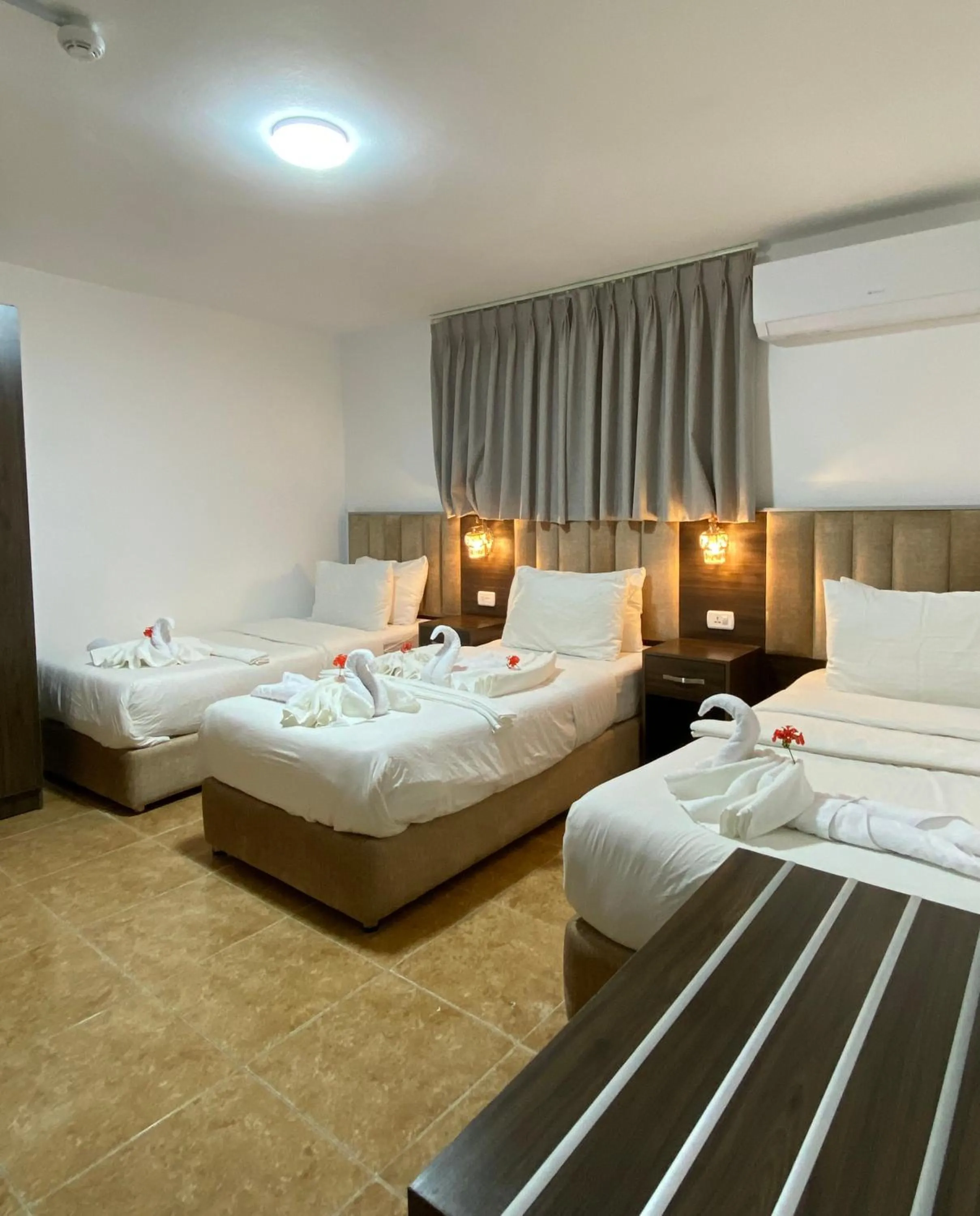Bed in Petra Jewel Hotel