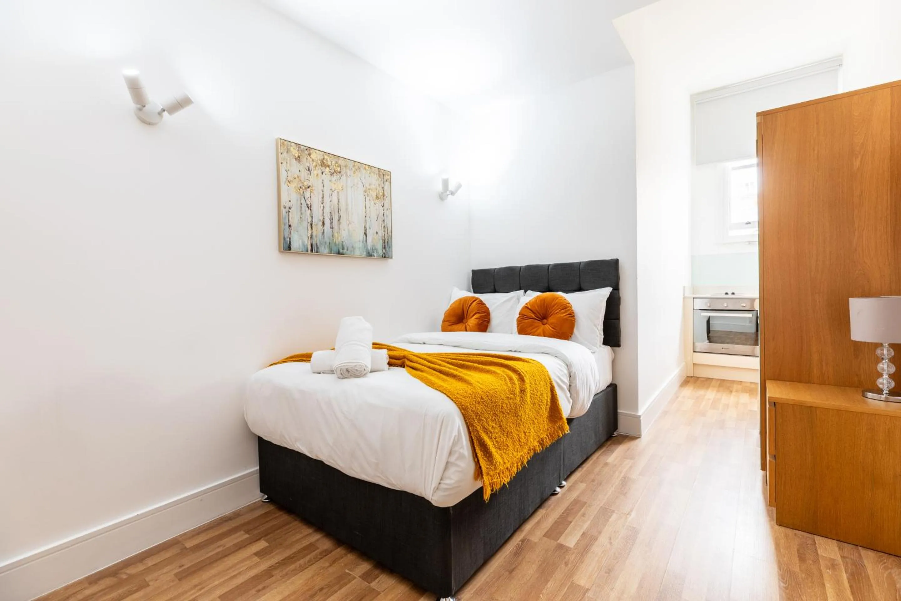 Bedroom, Bed in Kensington High Street Suites
