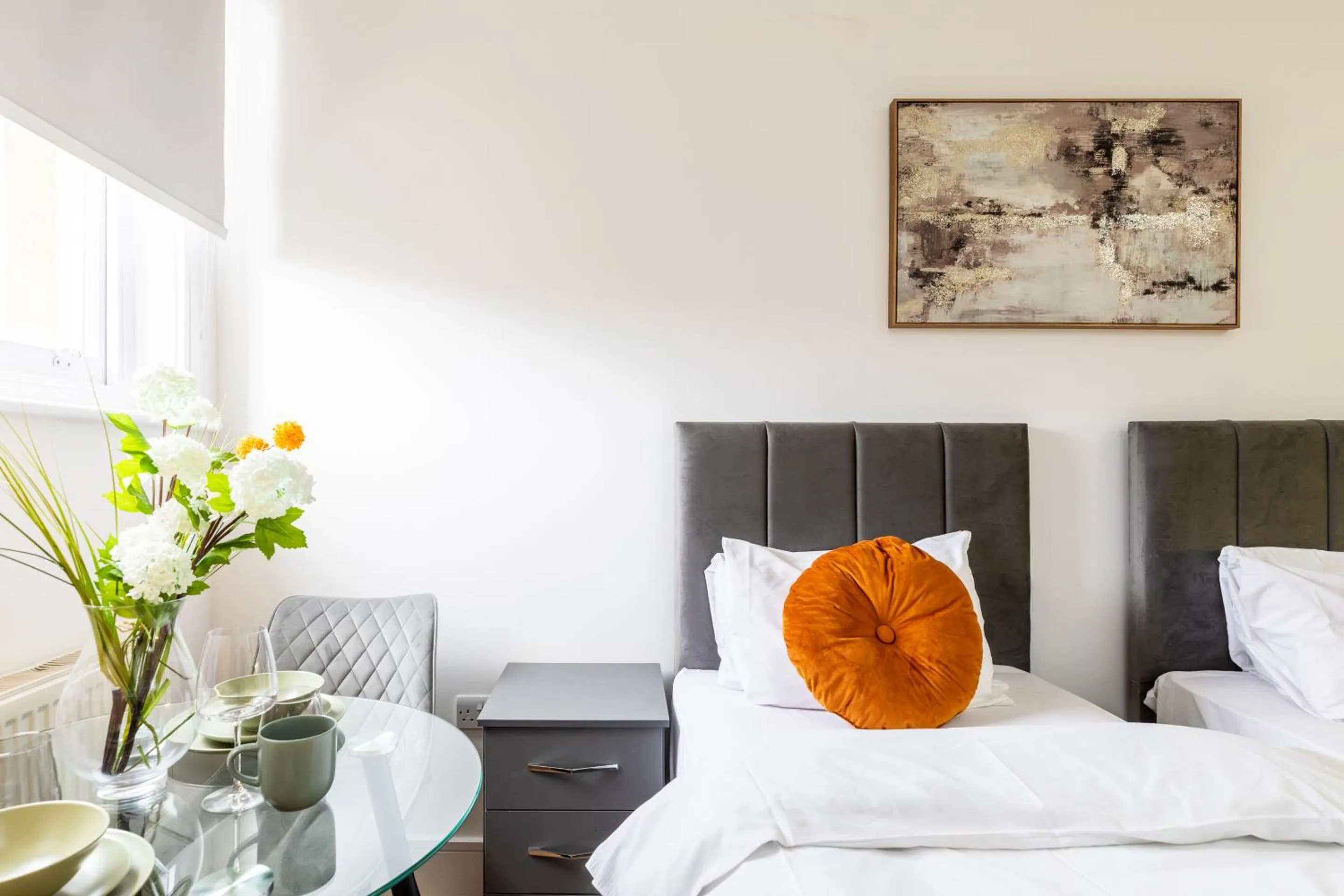 Bedroom, Bed in Kensington High Street Suites