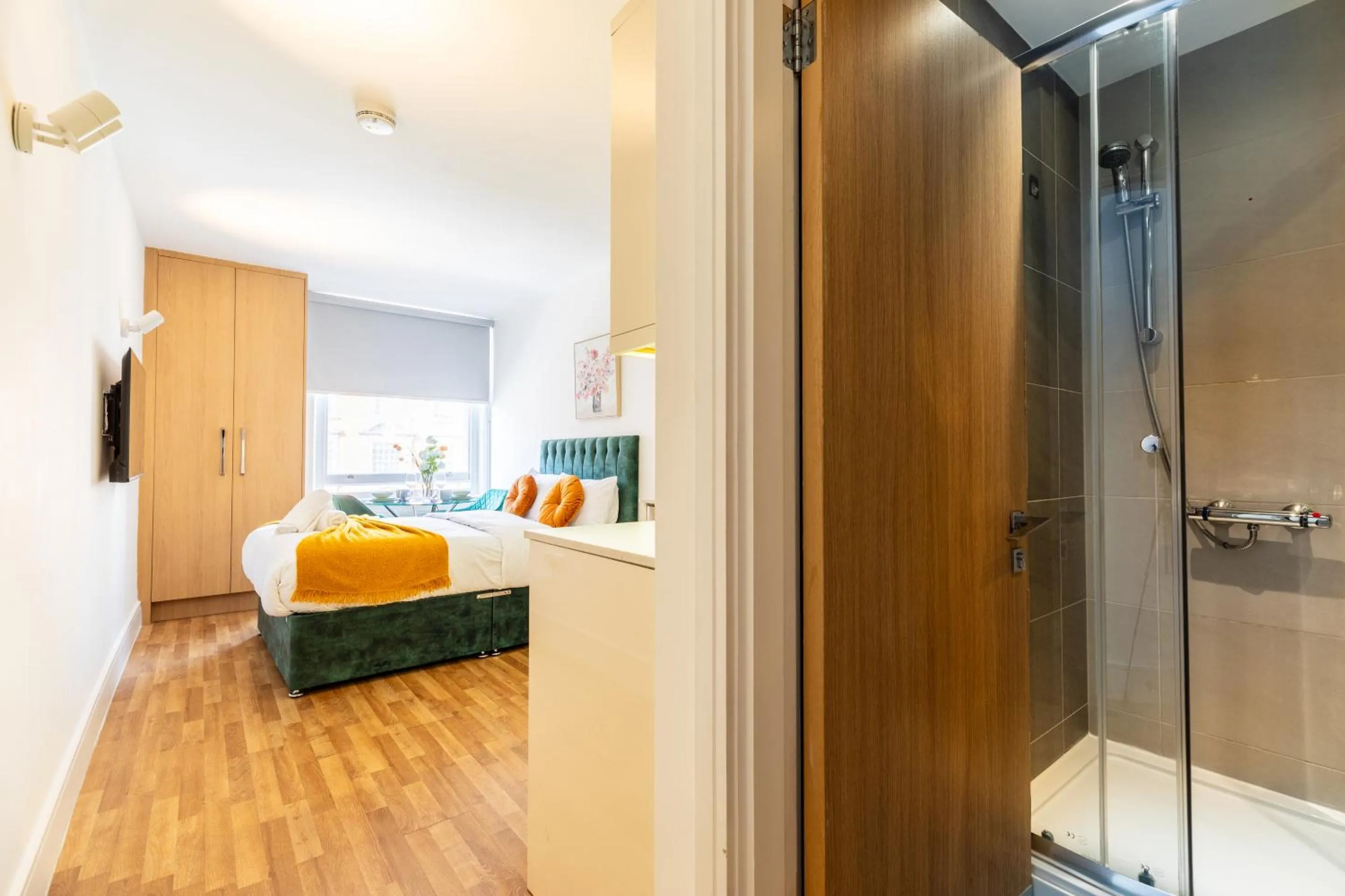 Bedroom, Bed in Kensington High Street Suites