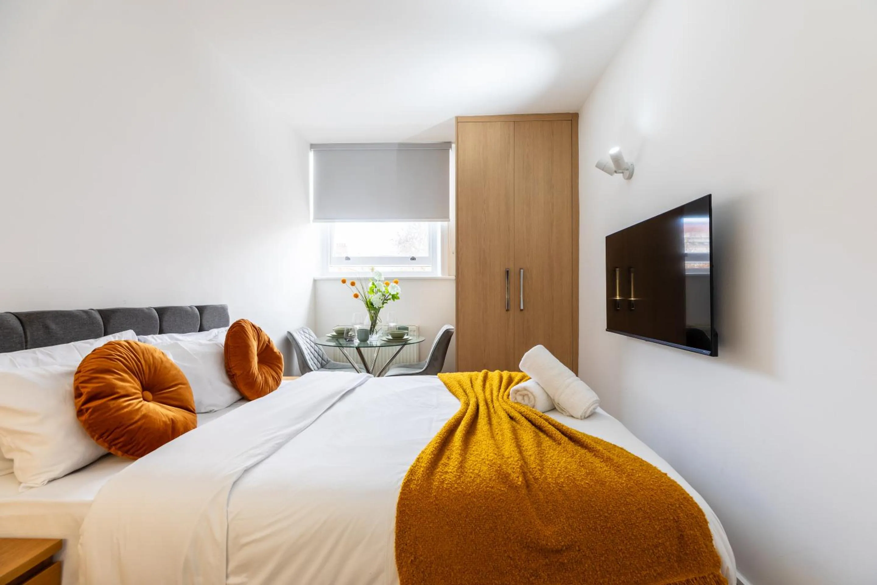 Bedroom, Bed in Kensington High Street Suites