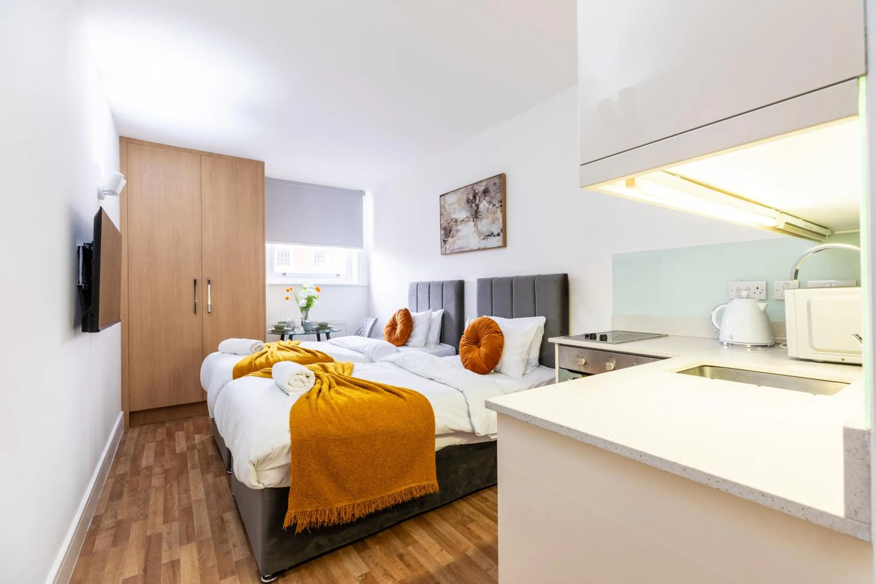 Bedroom, Bed in Kensington High Street Suites