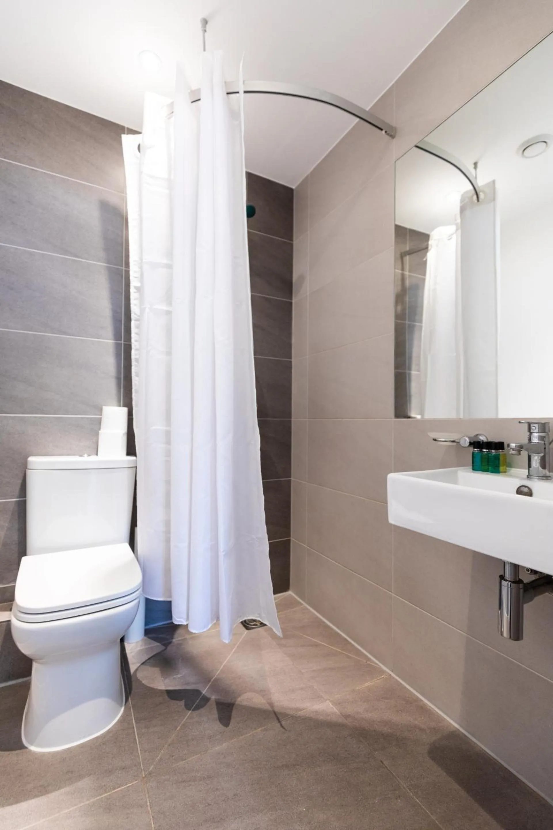 Bathroom in Kensington High Street Suites