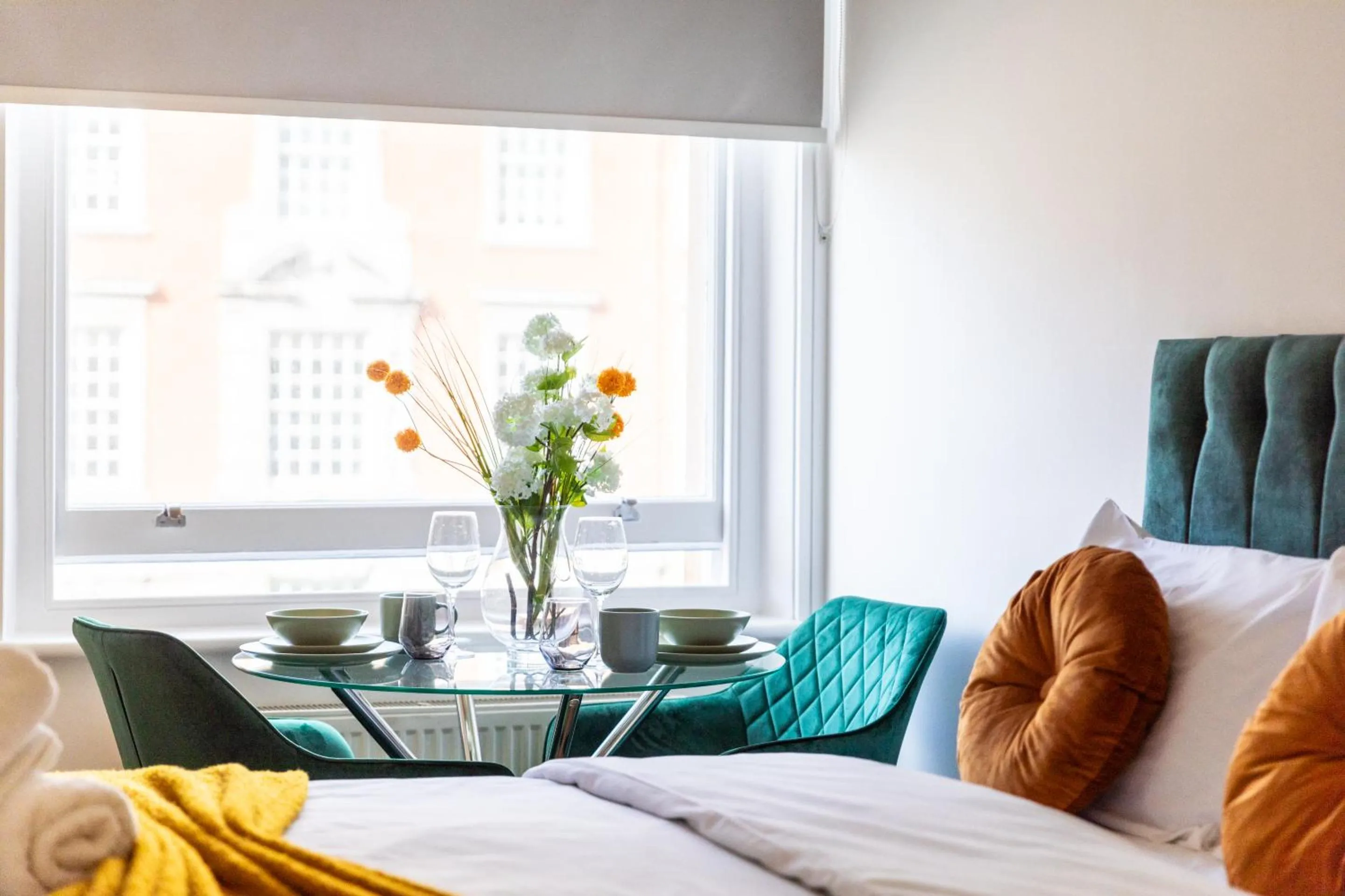 Bedroom, Bed in Kensington High Street Suites