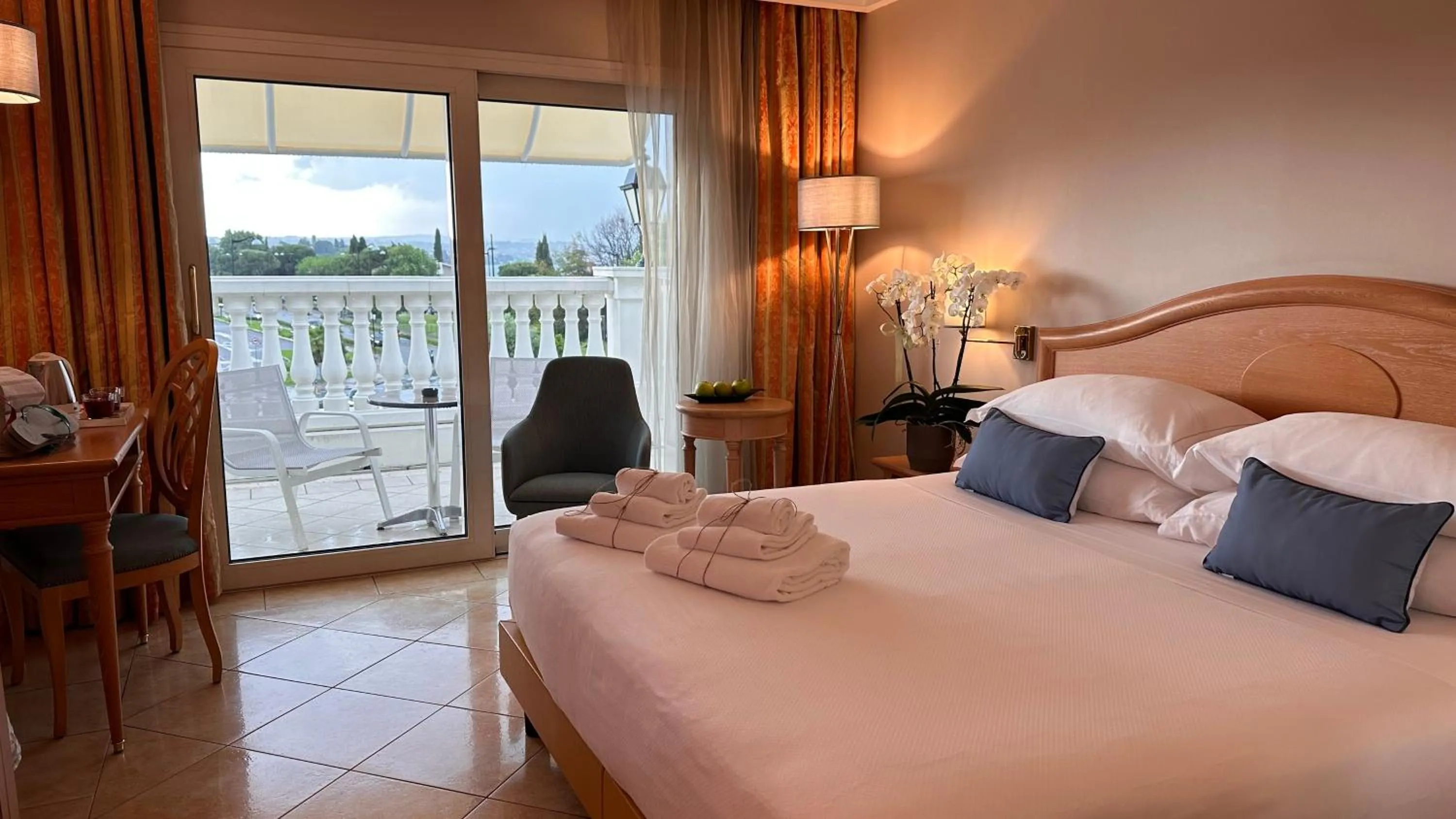 Bed in Palace Hotel Desenzano