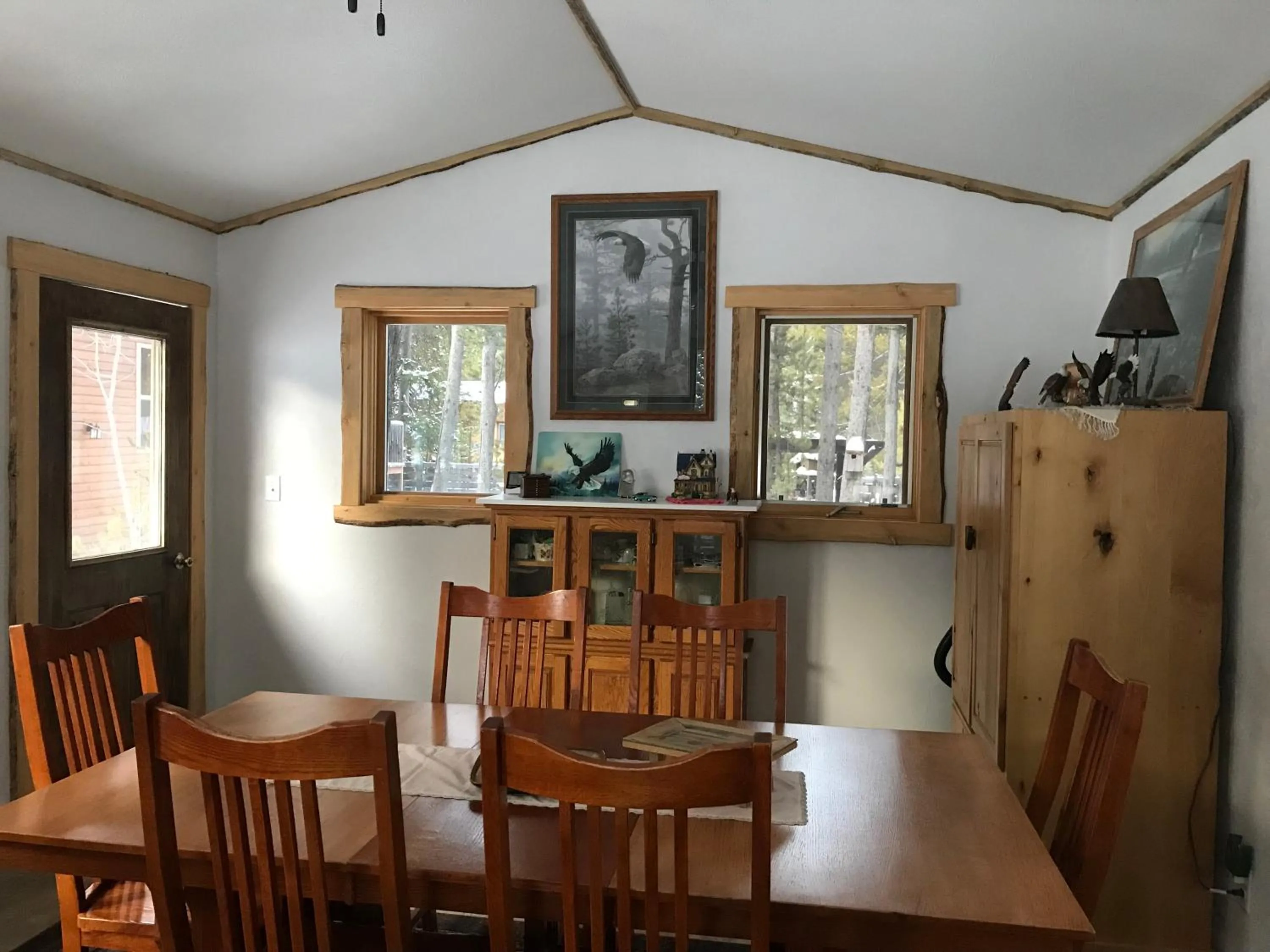 Seating area in West Yellowstone Bed and Breakfast