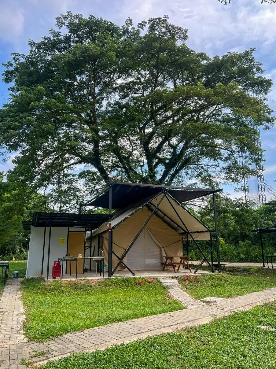 Property building in Glamping at Xscape Tambun Property building in Glamping at Xscape Tambun
