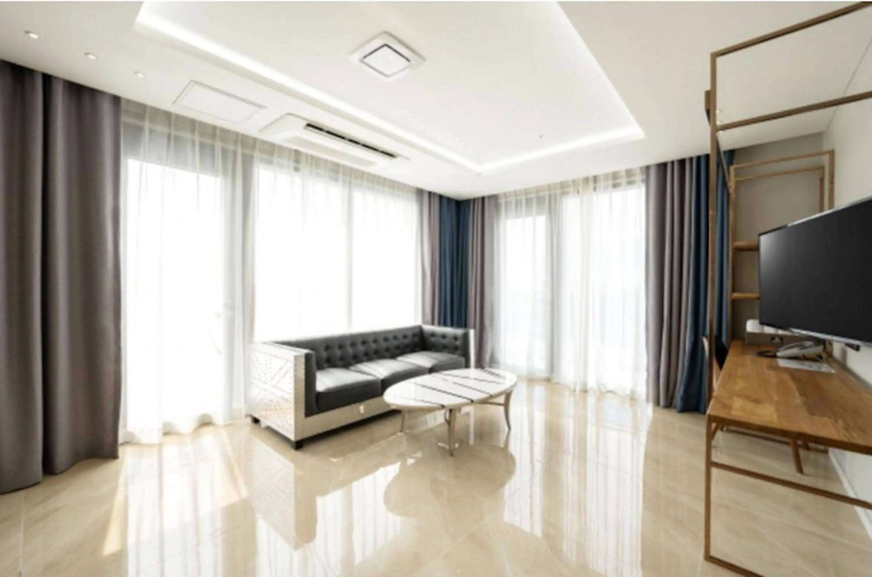 Blanc Hotel & Resort