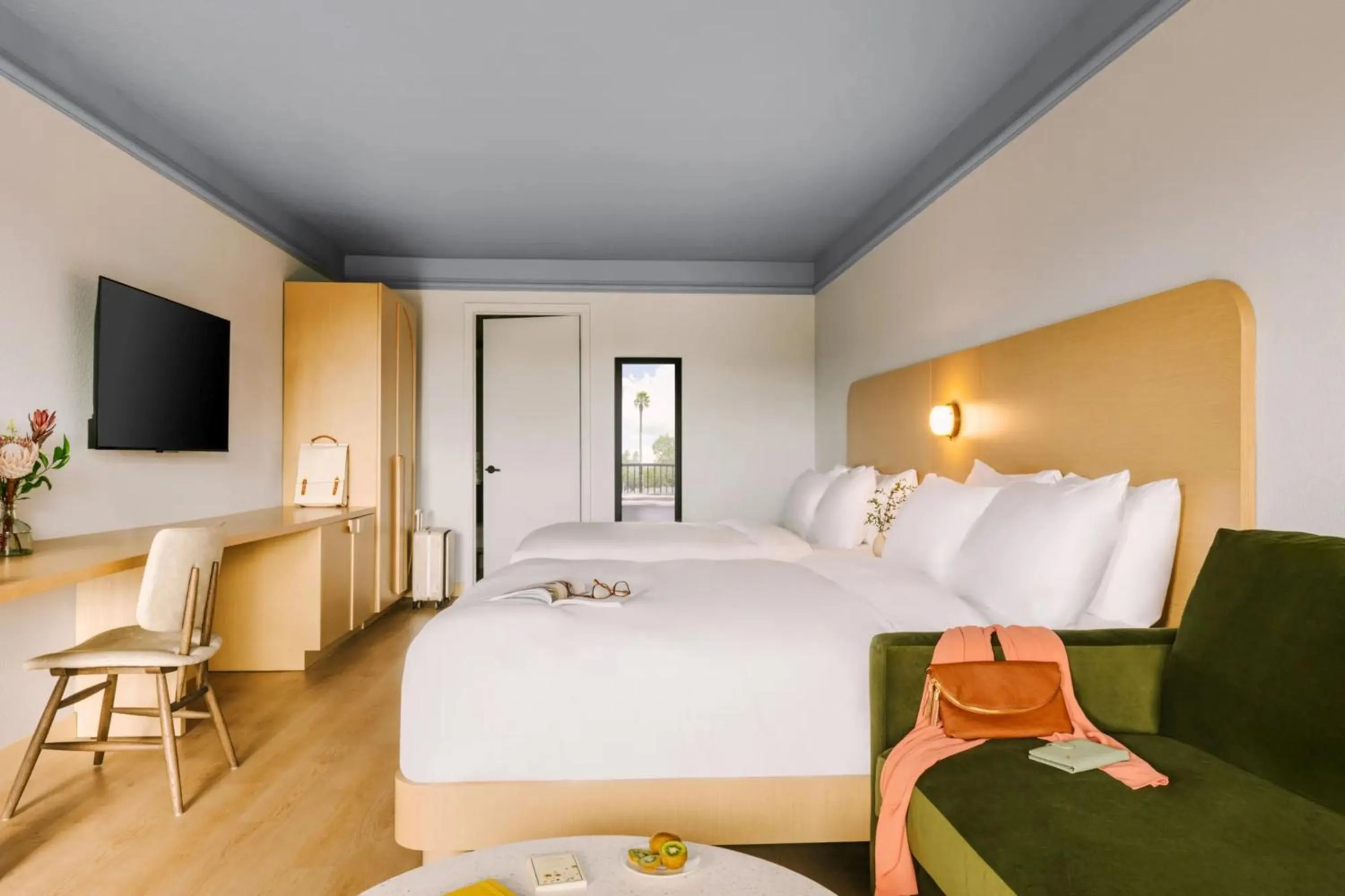 Photo of the whole room, Bed in voco Kissimmee Orlando by IHG