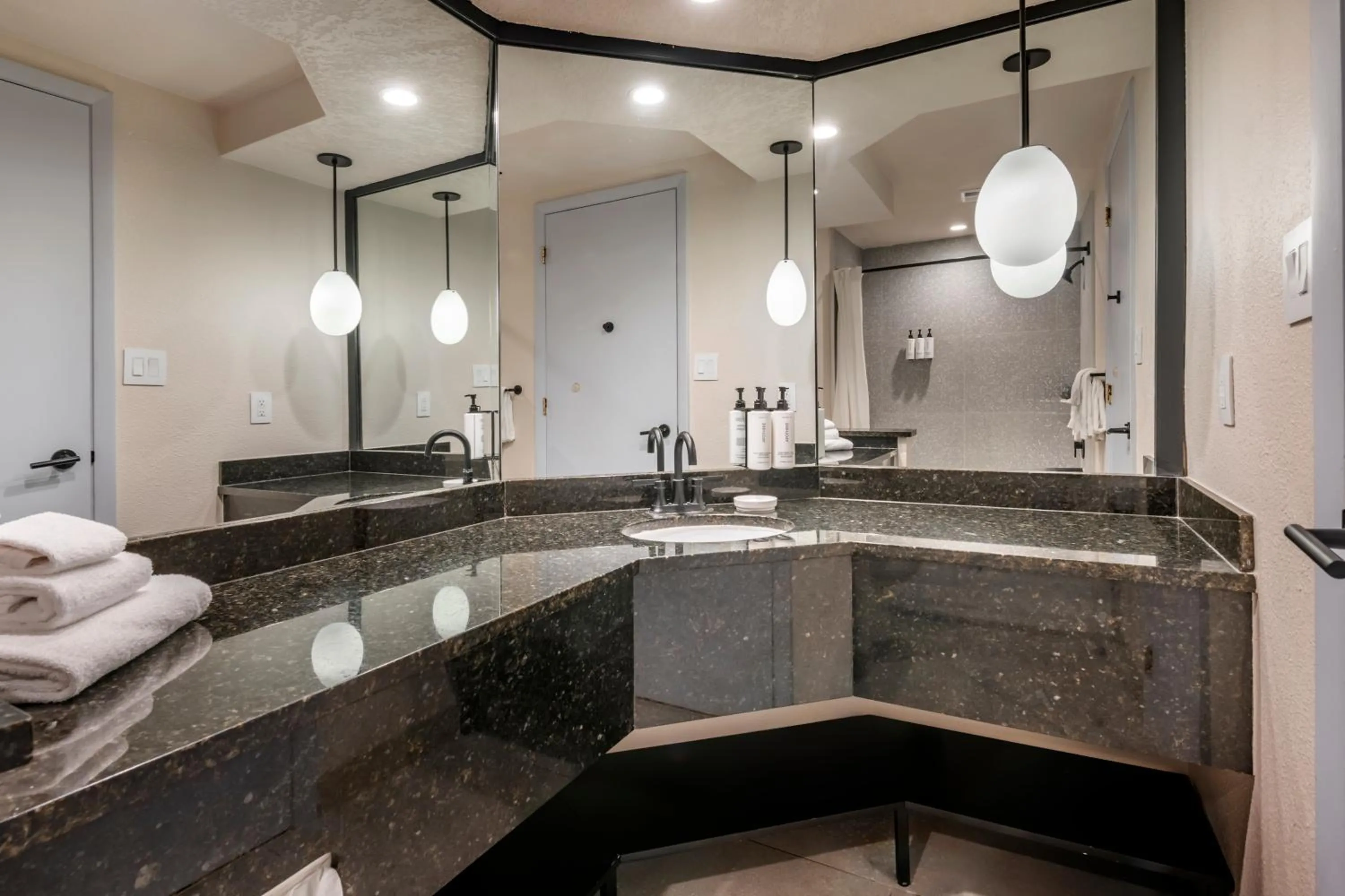 Shower in voco Kissimmee Orlando by IHG