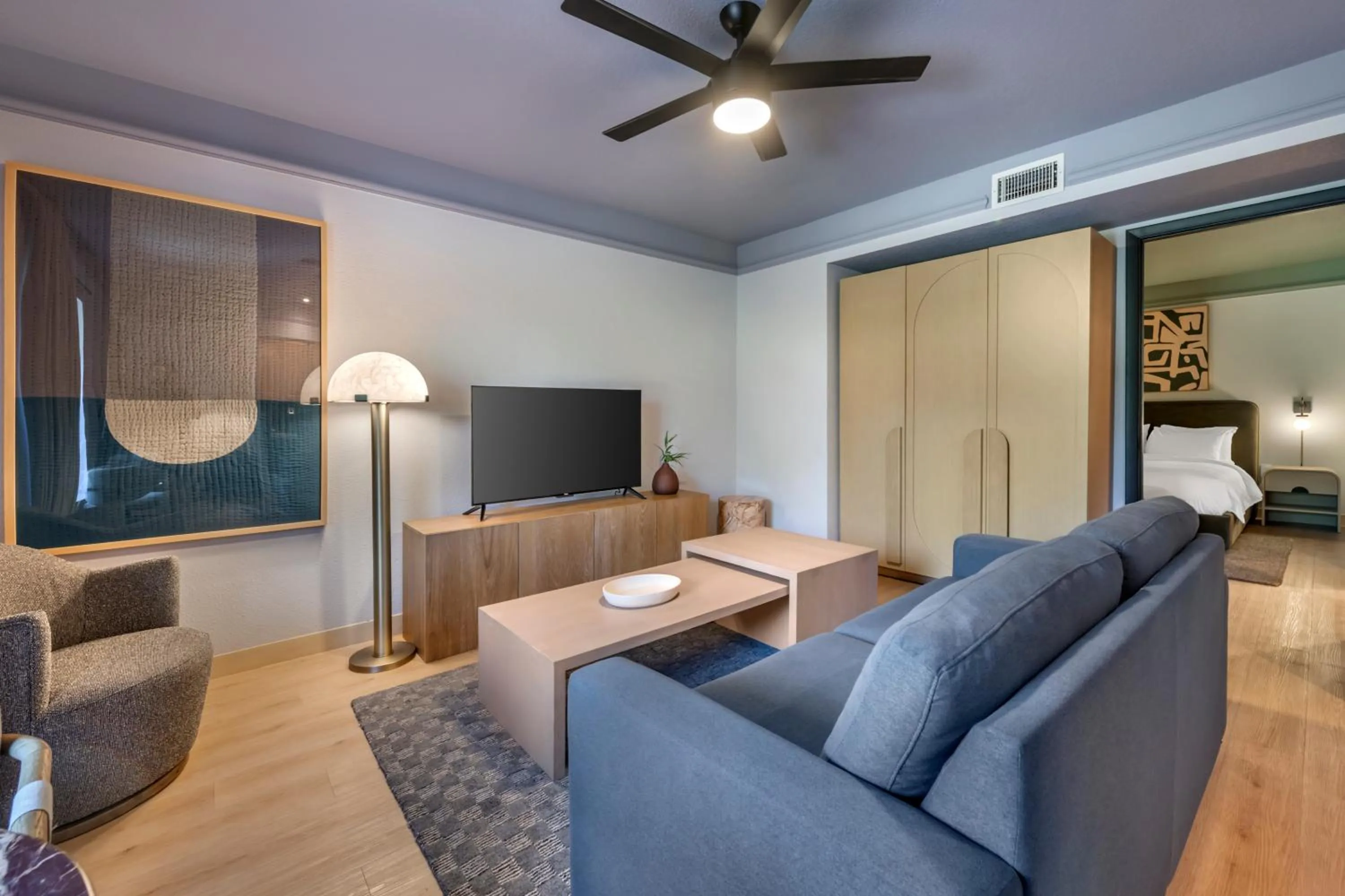 TV and multimedia in voco Kissimmee Orlando by IHG