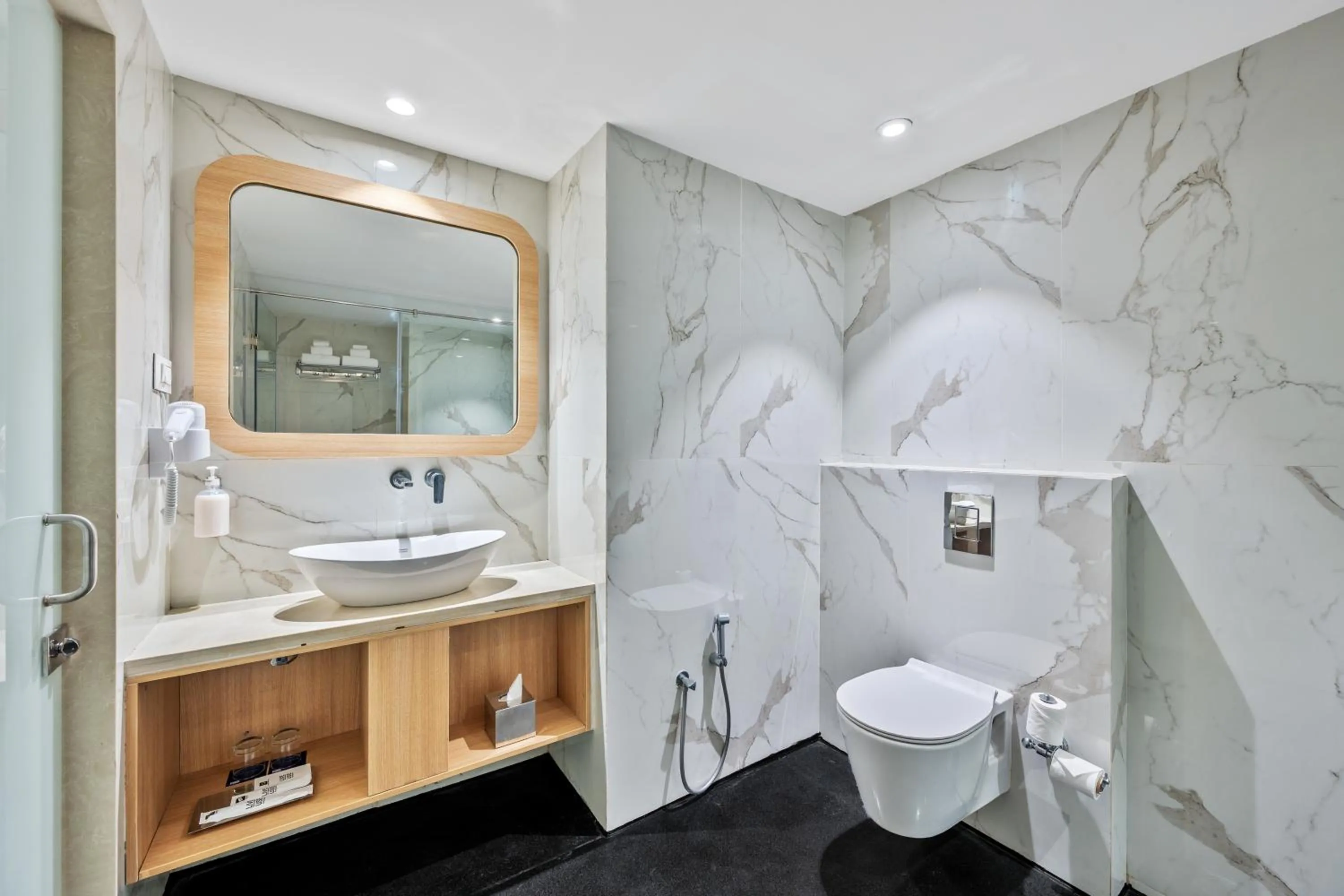 Bathroom in Holiday Inn Express & Suites Vijayawada