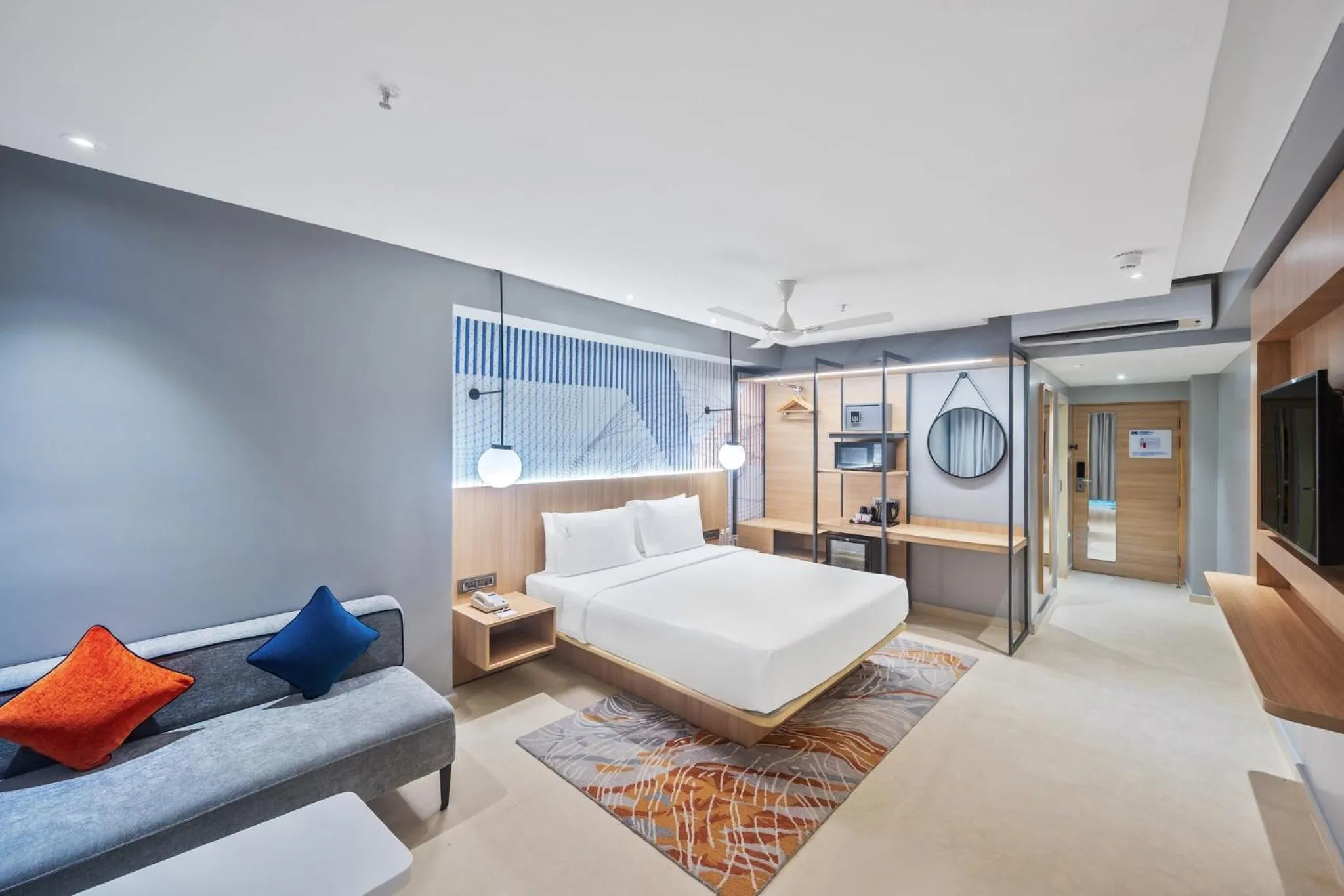 Photo of the whole room, Bed in Holiday Inn Express & Suites Vijayawada