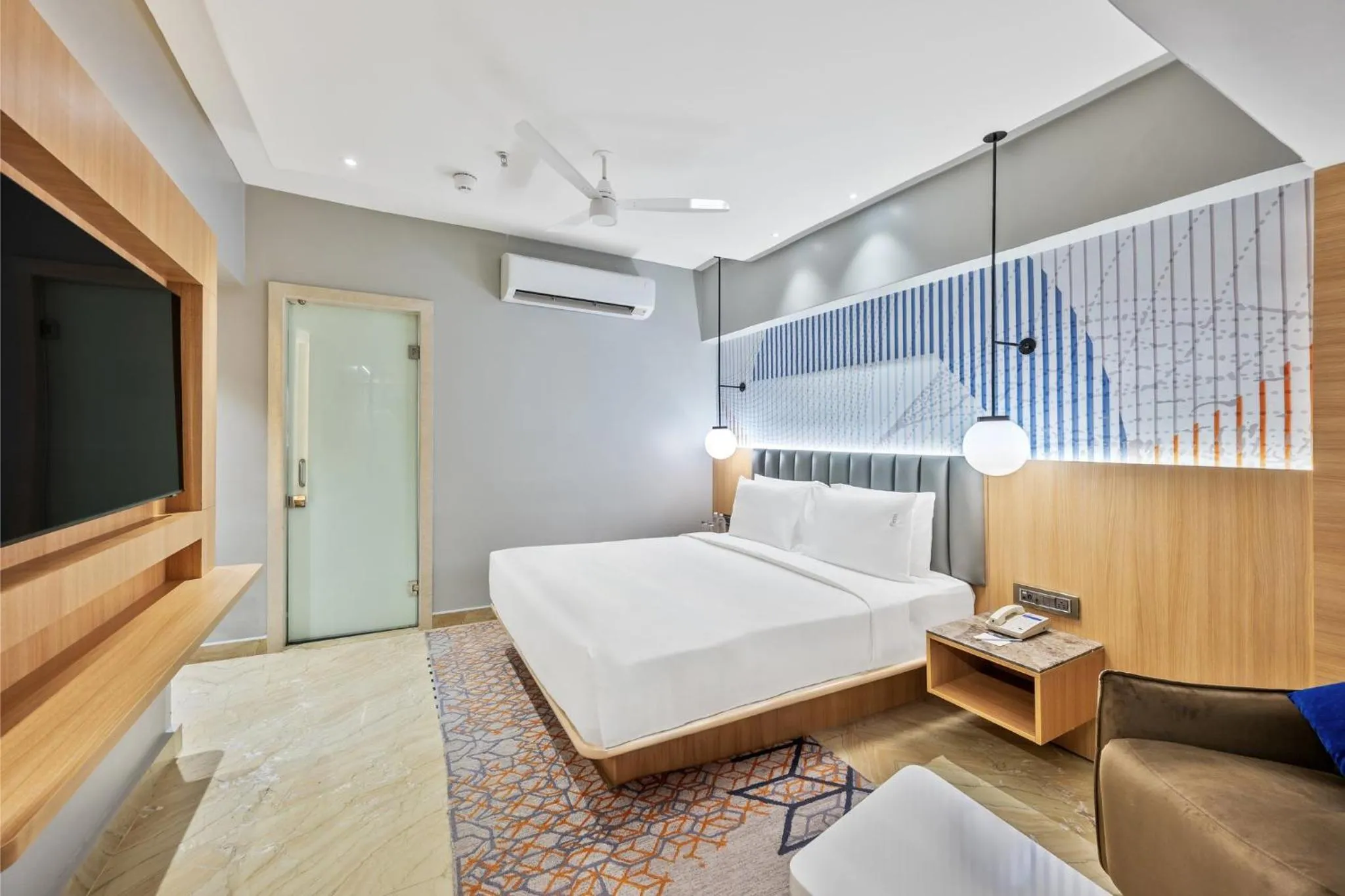 Photo of the whole room, Bed in Holiday Inn Express & Suites Vijayawada