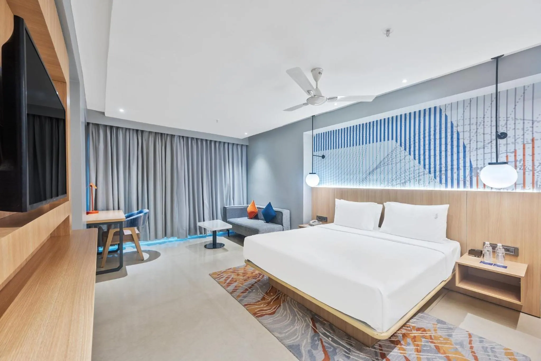 Photo of the whole room, Bed in Holiday Inn Express & Suites Vijayawada