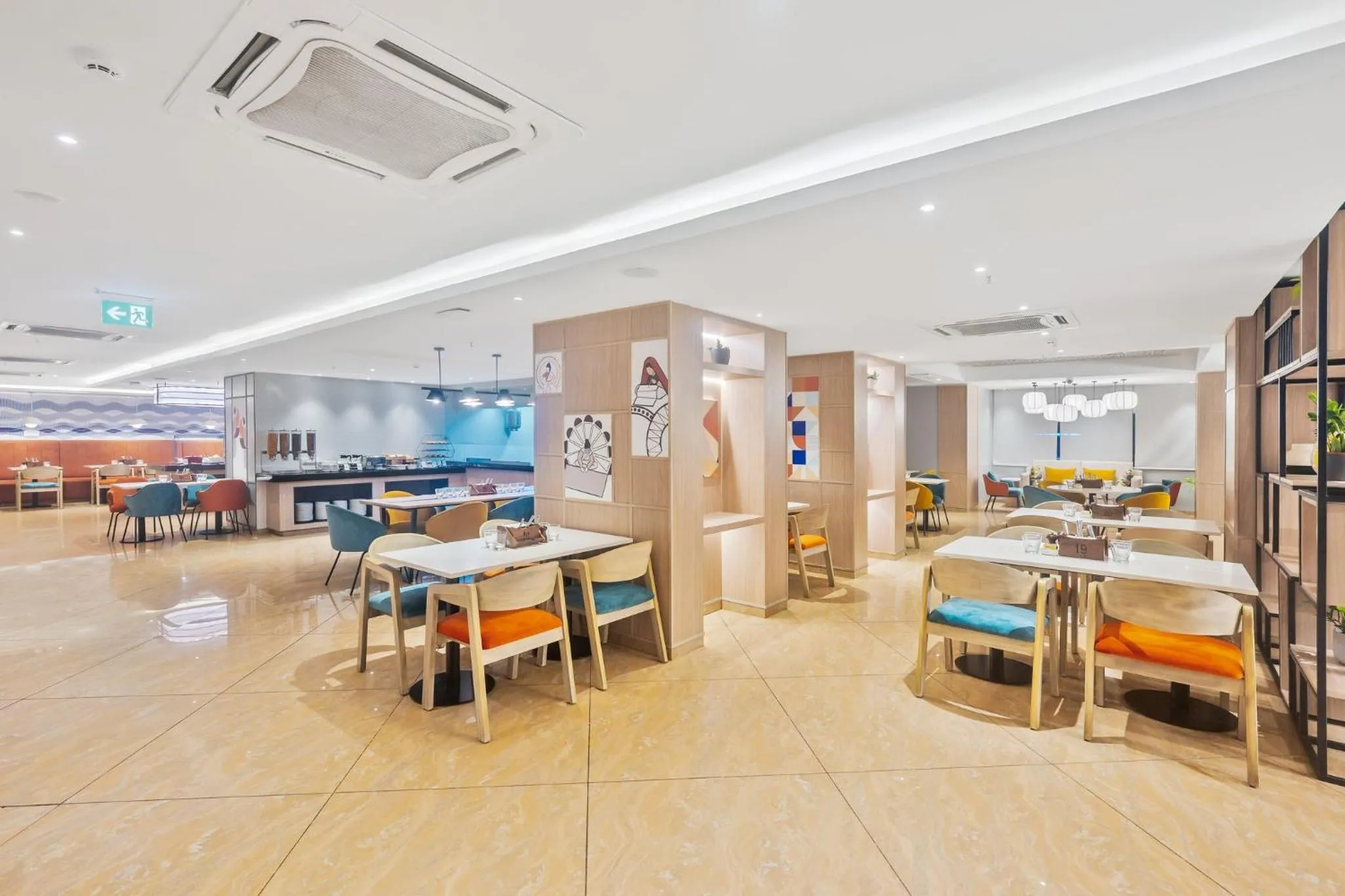 Restaurant/places to eat in Holiday Inn Express & Suites Vijayawada