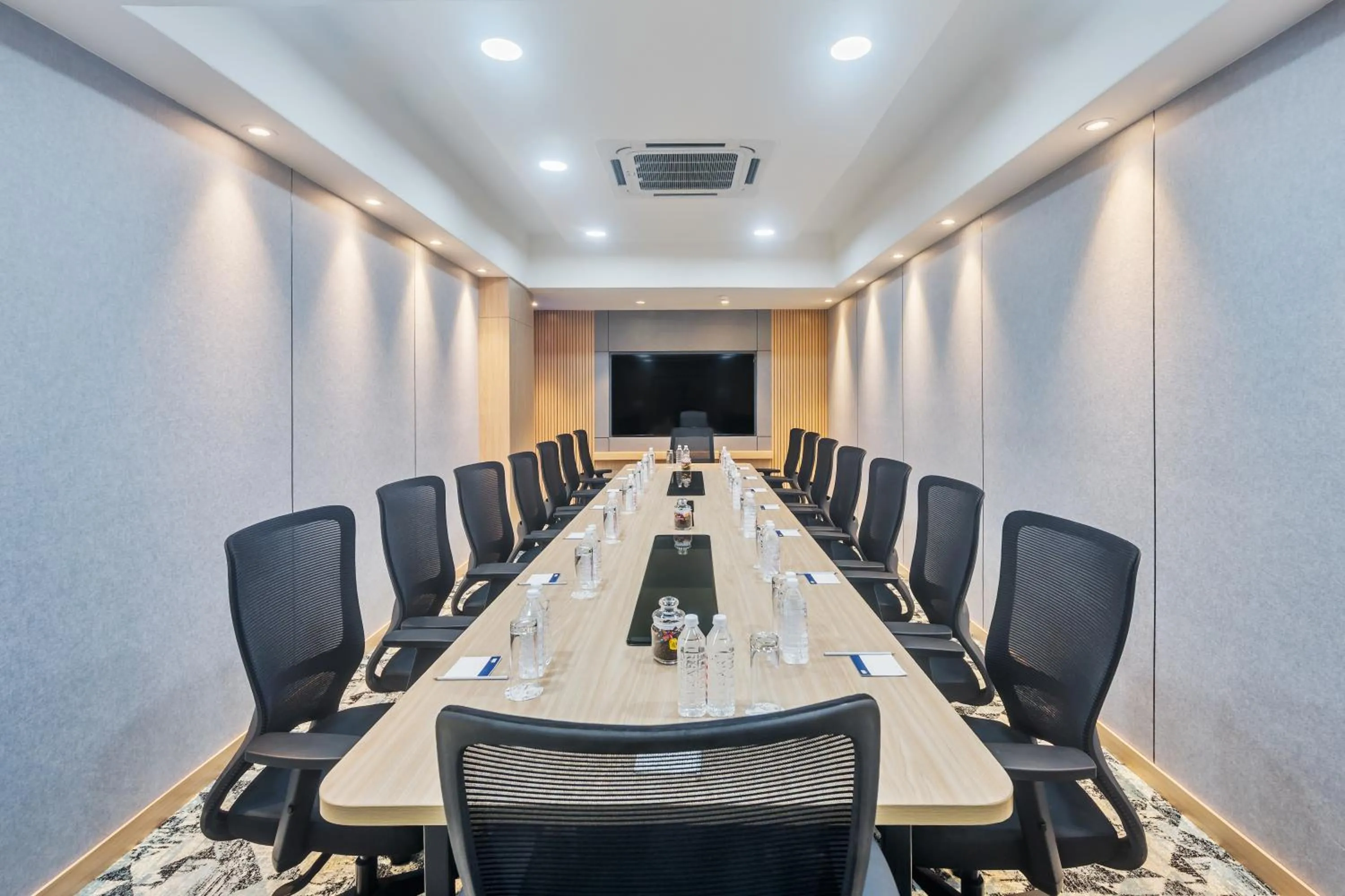 Banquet/Function facilities in Holiday Inn Express & Suites Vijayawada