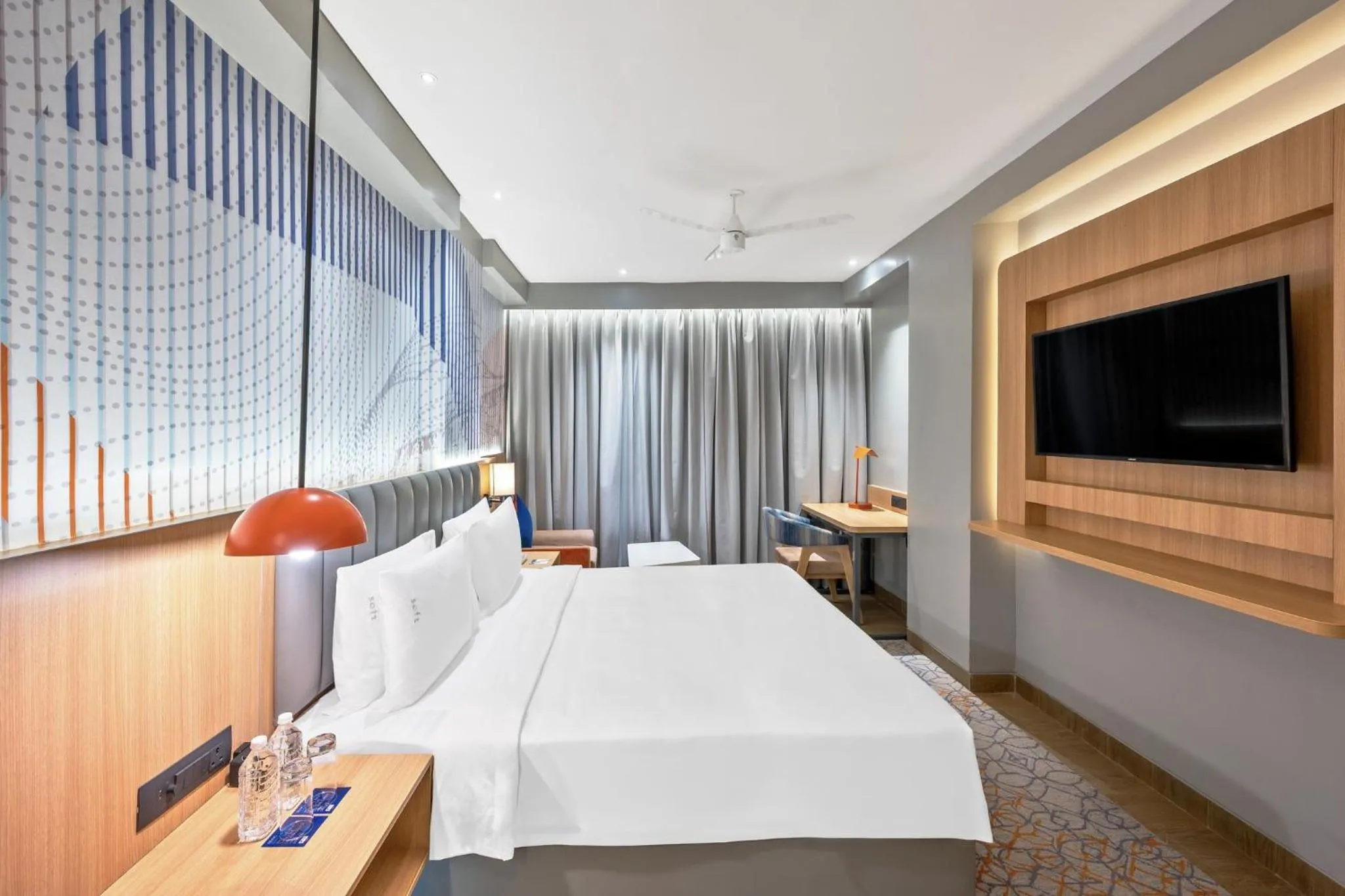 Photo of the whole room, Bed in Holiday Inn Express & Suites Vijayawada