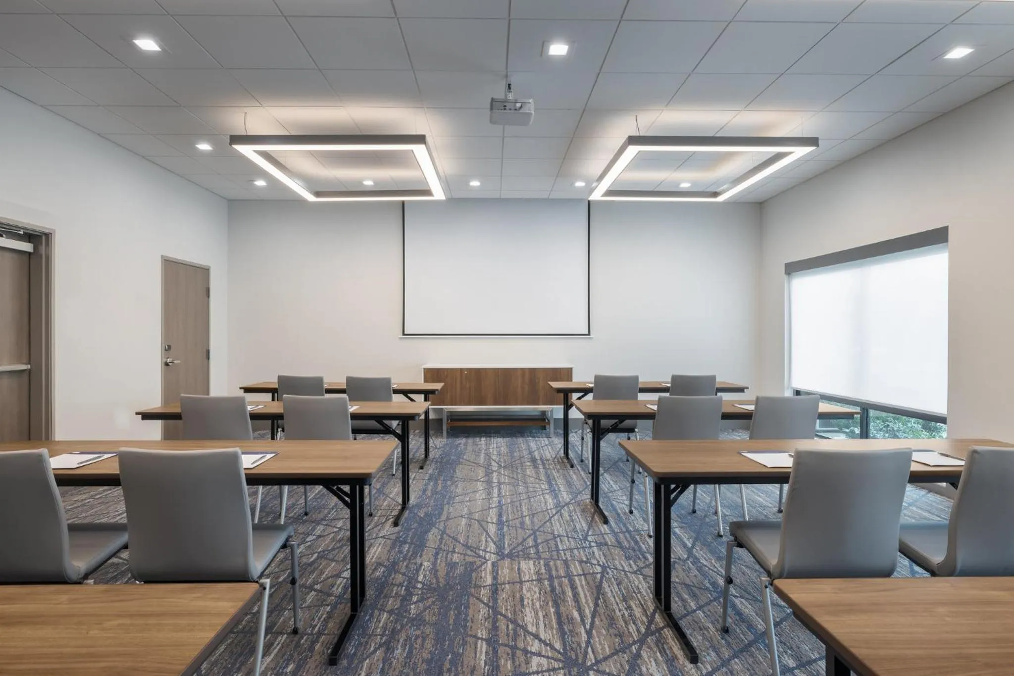 Meeting/conference room in Holiday Inn Express & Suites Nacogdoches Southwest by IHG