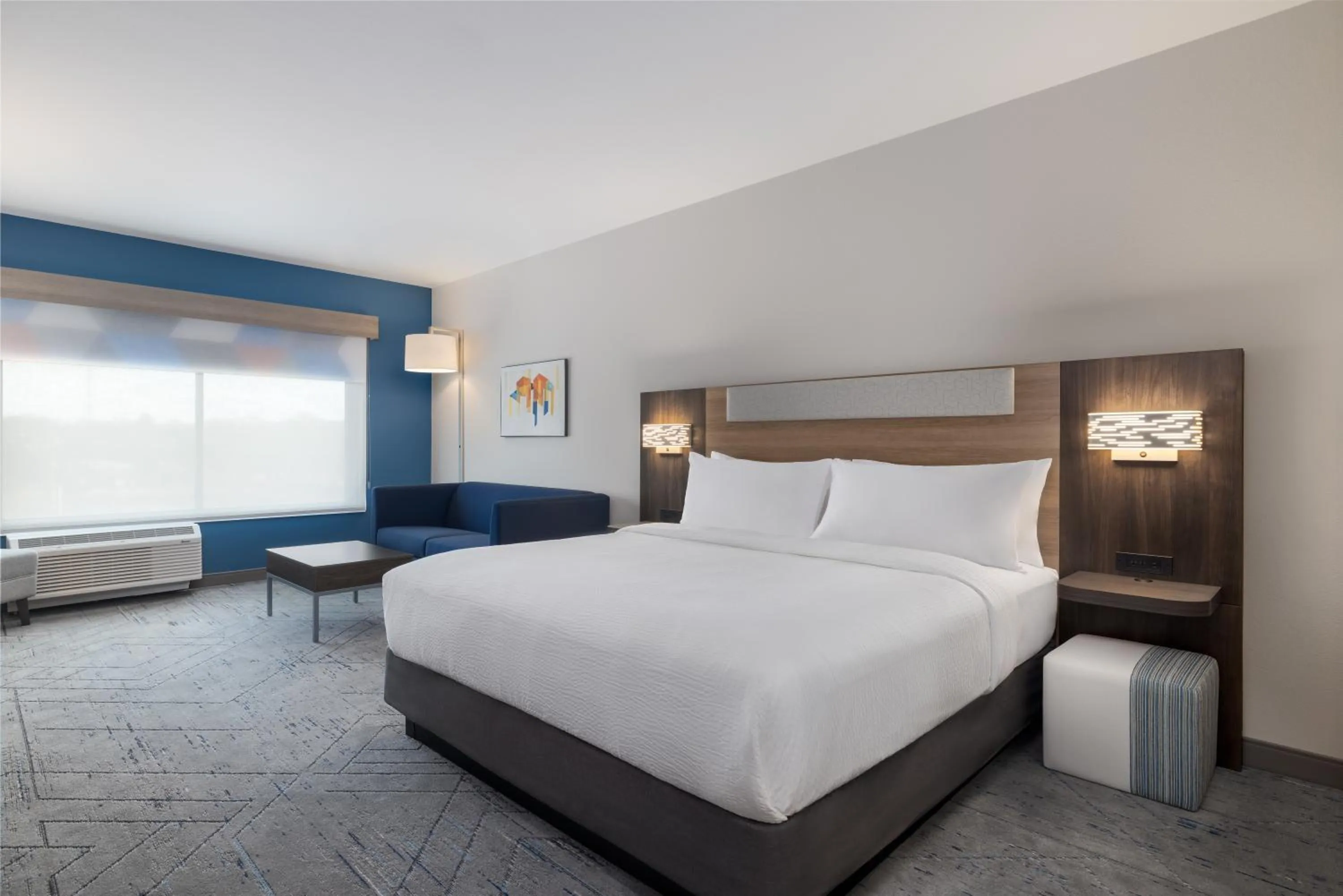 Bed in Holiday Inn Express & Suites Nacogdoches Southwest by IHG