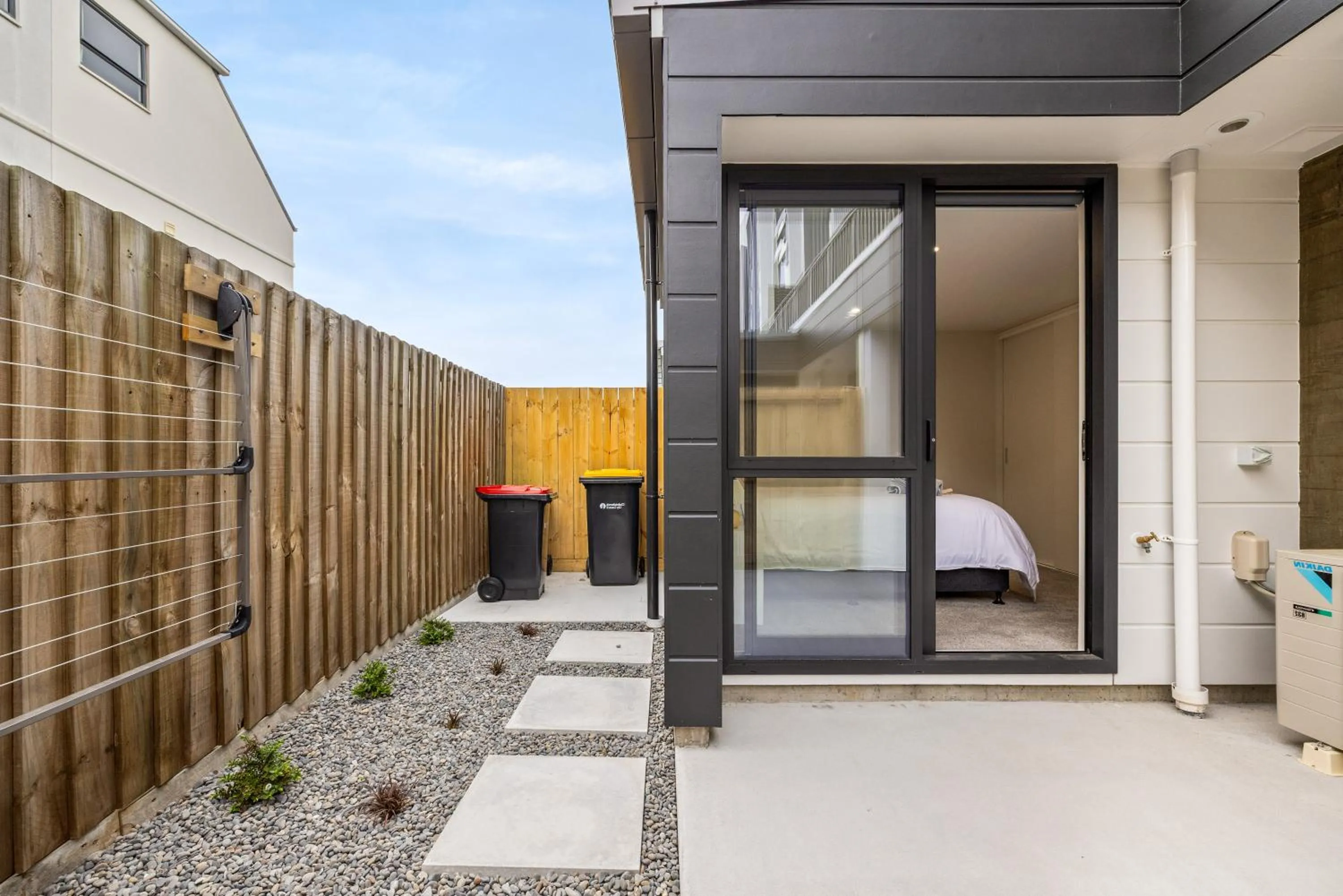 Patio in Large 3 Bedroom Townhouse in CBD - Perfect for Groups