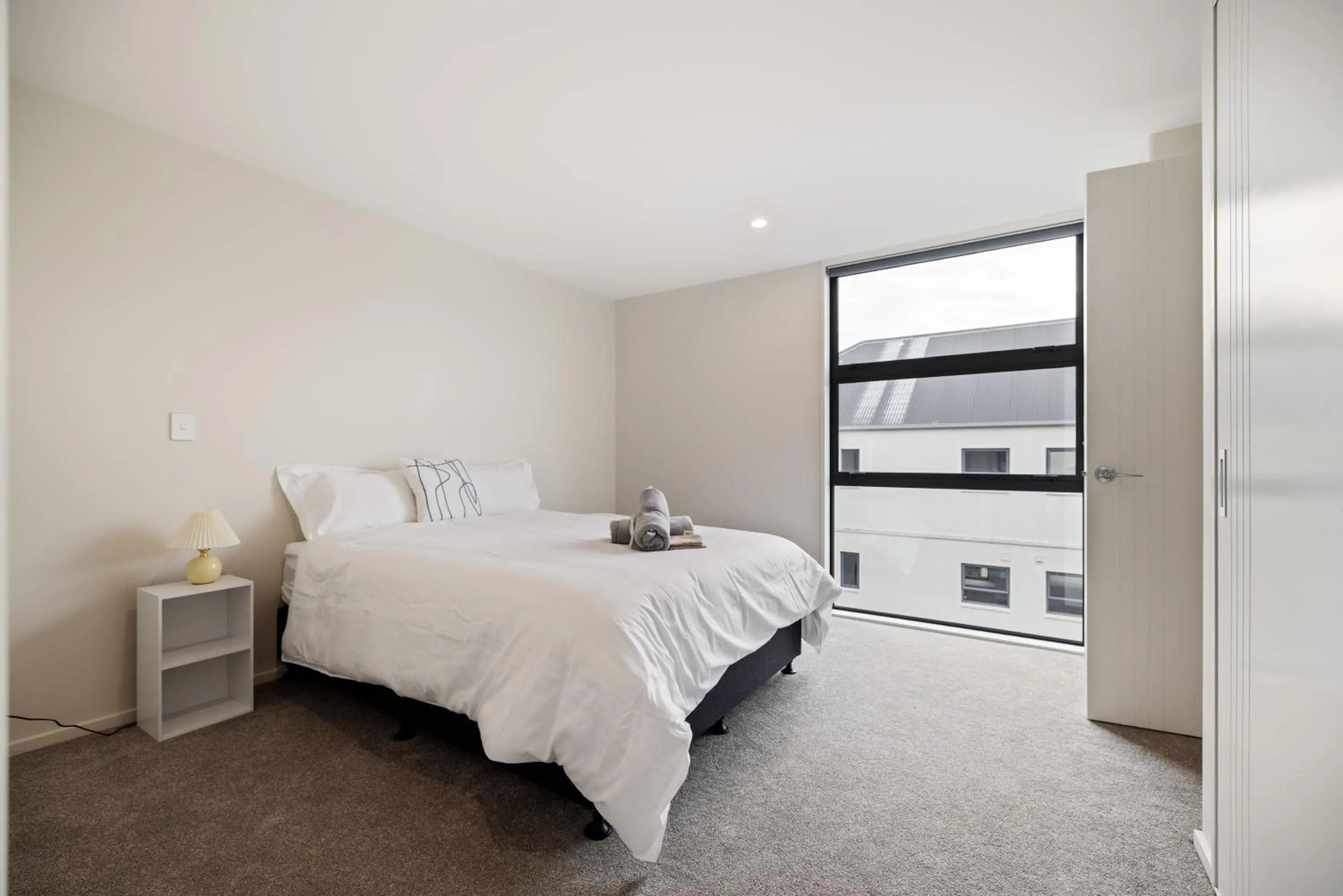 Bedroom, Bed in Large 3 Bedroom Townhouse in CBD - Perfect for Groups