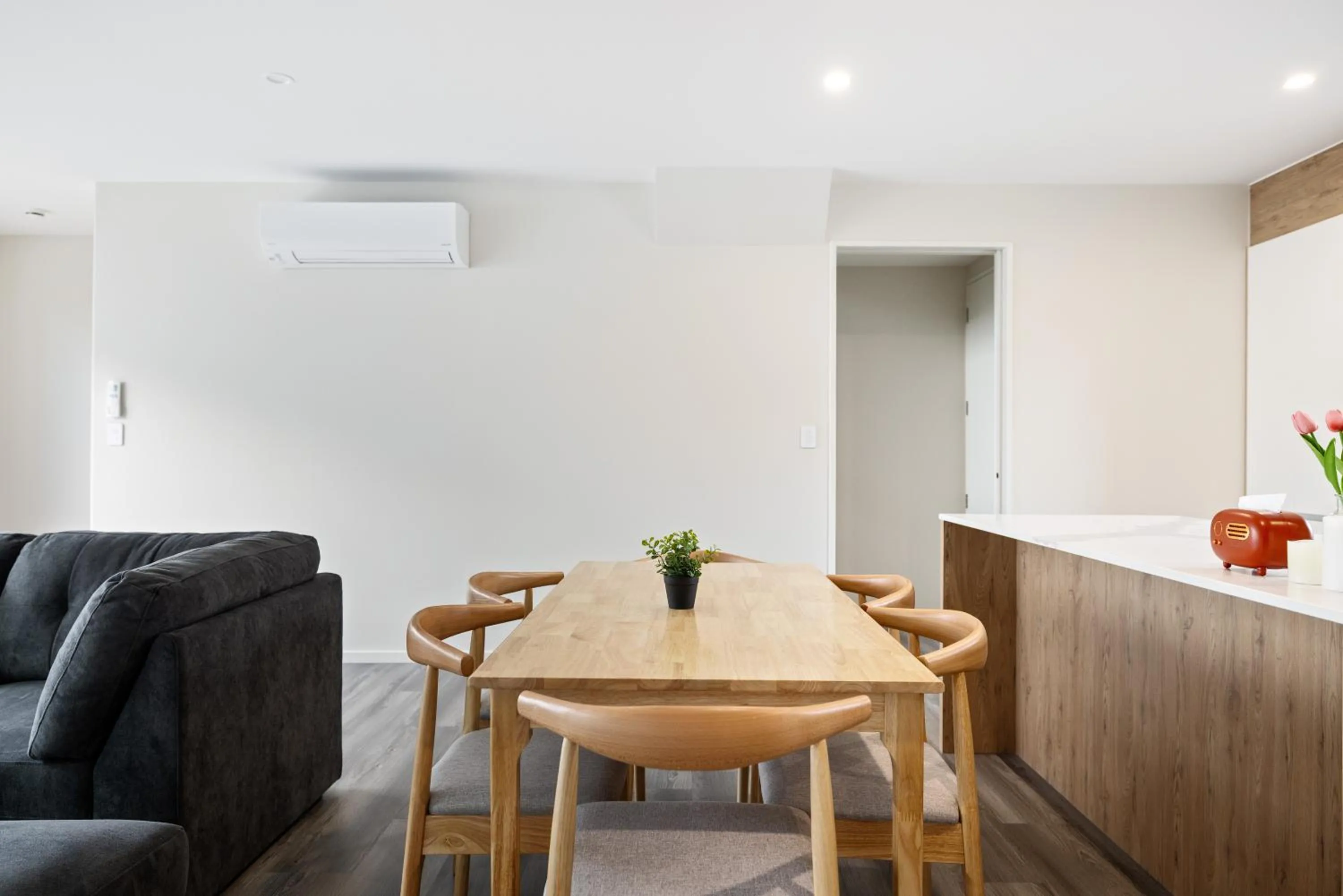 Dining area in Large 3 Bedroom Townhouse in CBD - Perfect for Groups