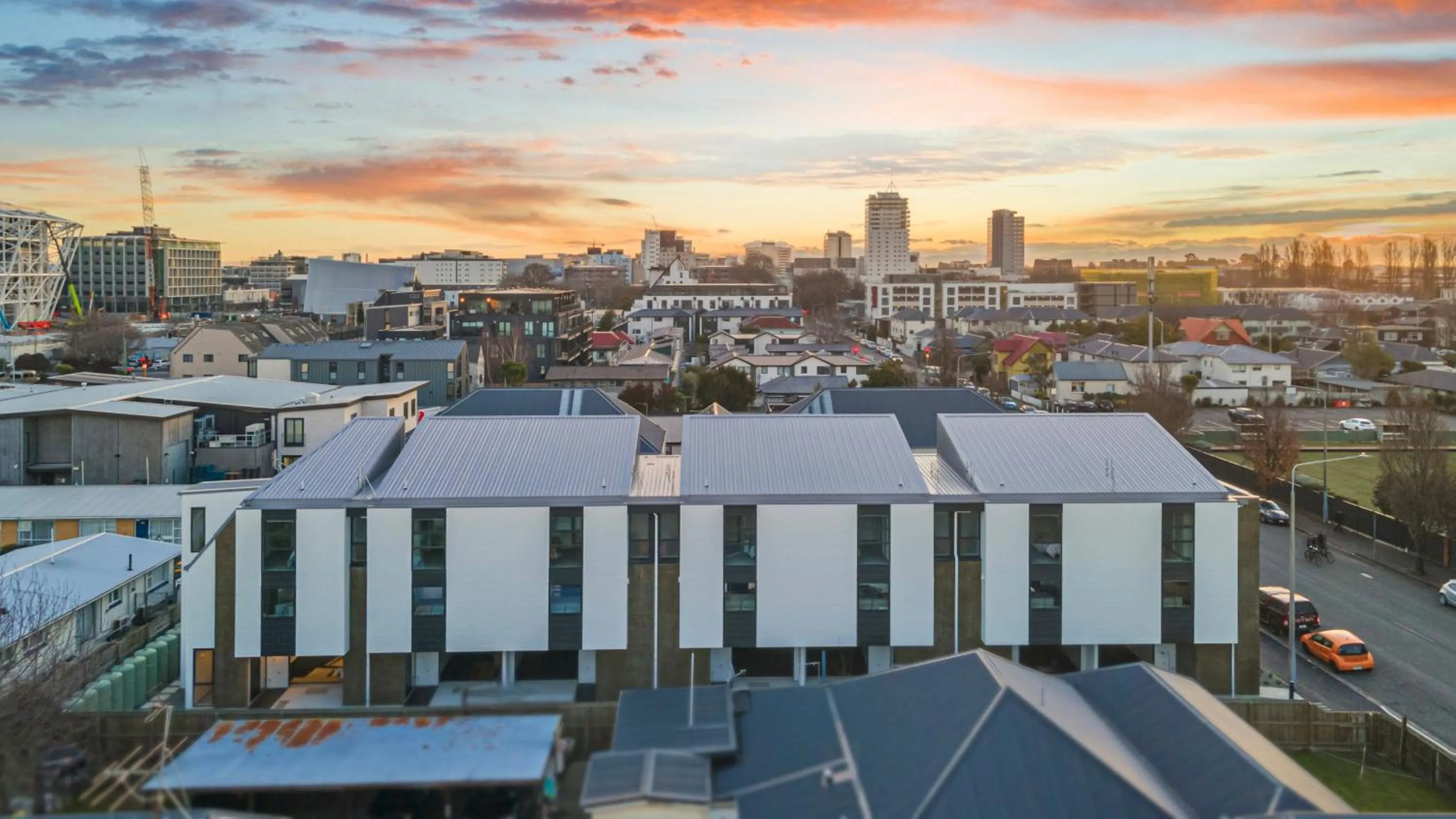 Property building in Large 3 Bedroom Townhouse in CBD - Perfect for Groups