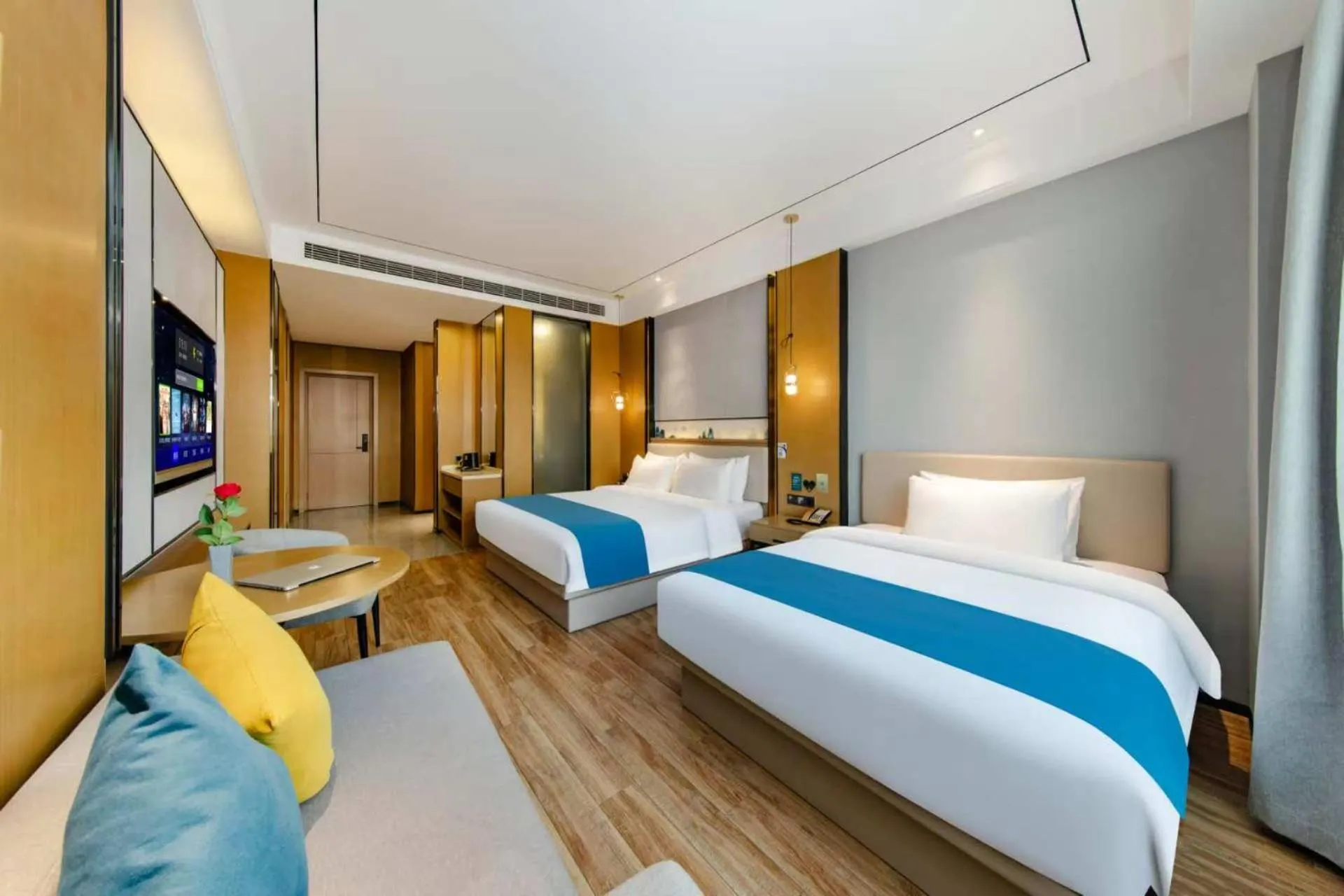 Bed in Boman International Hotel
