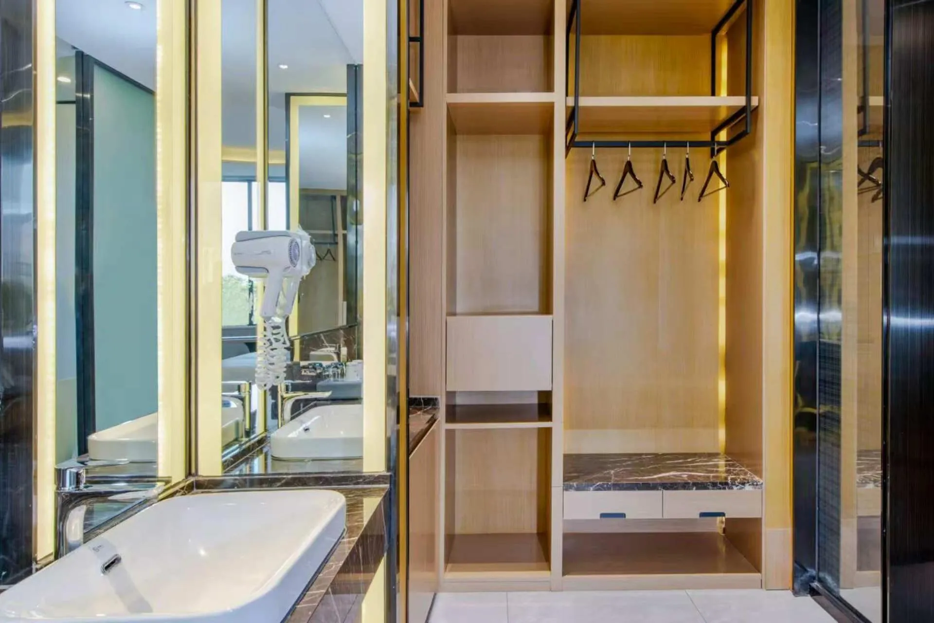 Boman International Hotel